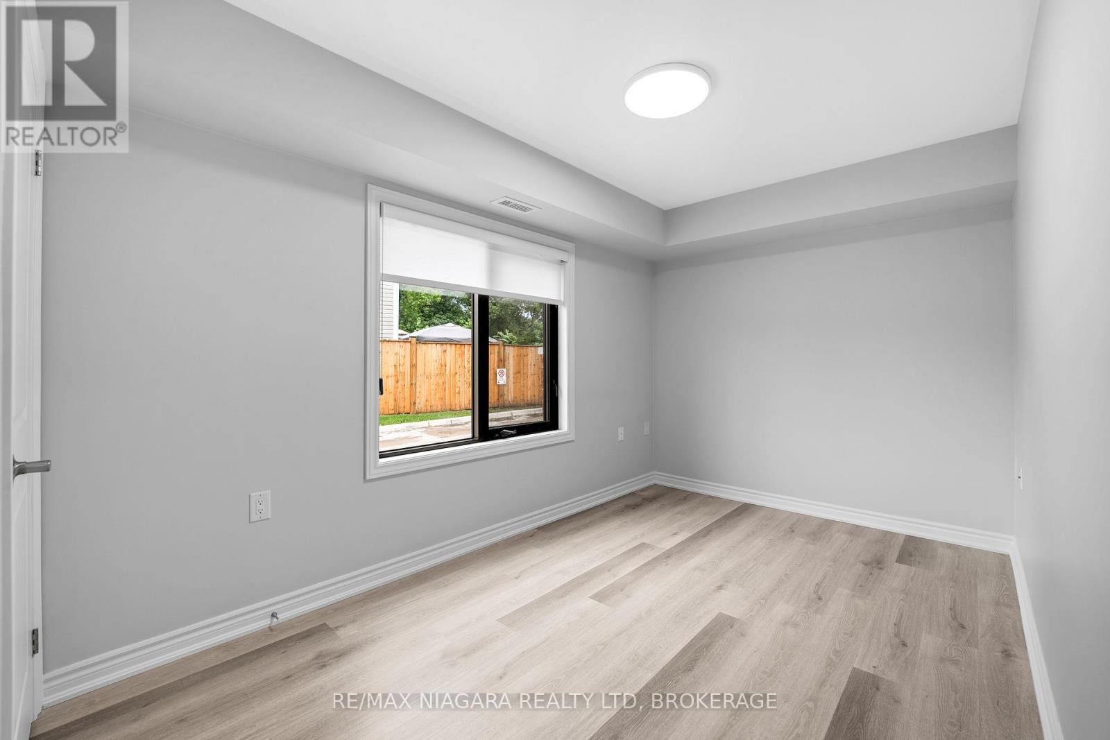 103 - 63 Vine Street S, St. Catharines, Ontario  L2R 3X9 - Photo 11 - X12481130