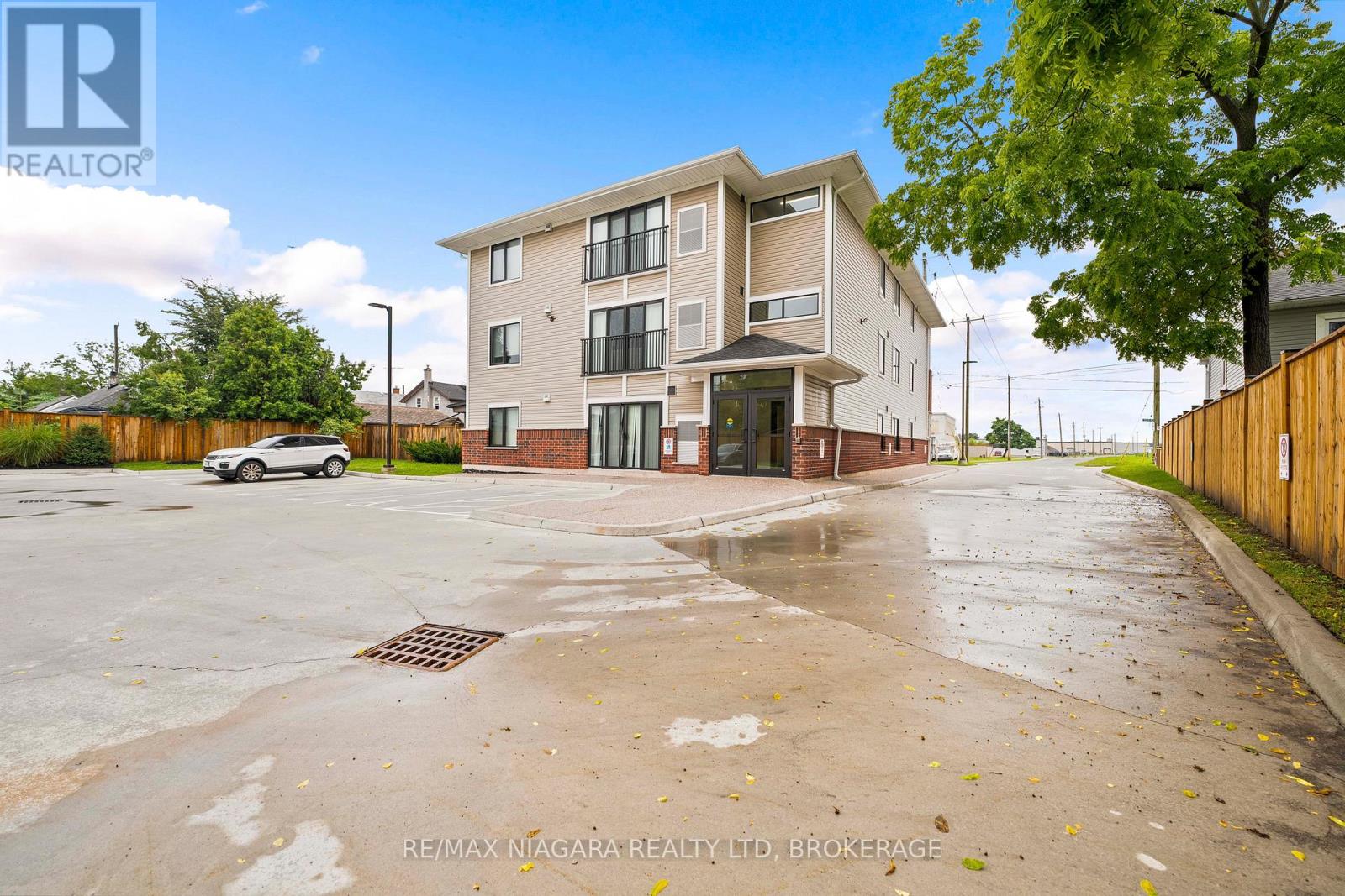 103 - 63 Vine Street S, St. Catharines, Ontario  L2R 3X9 - Photo 17 - X12481130