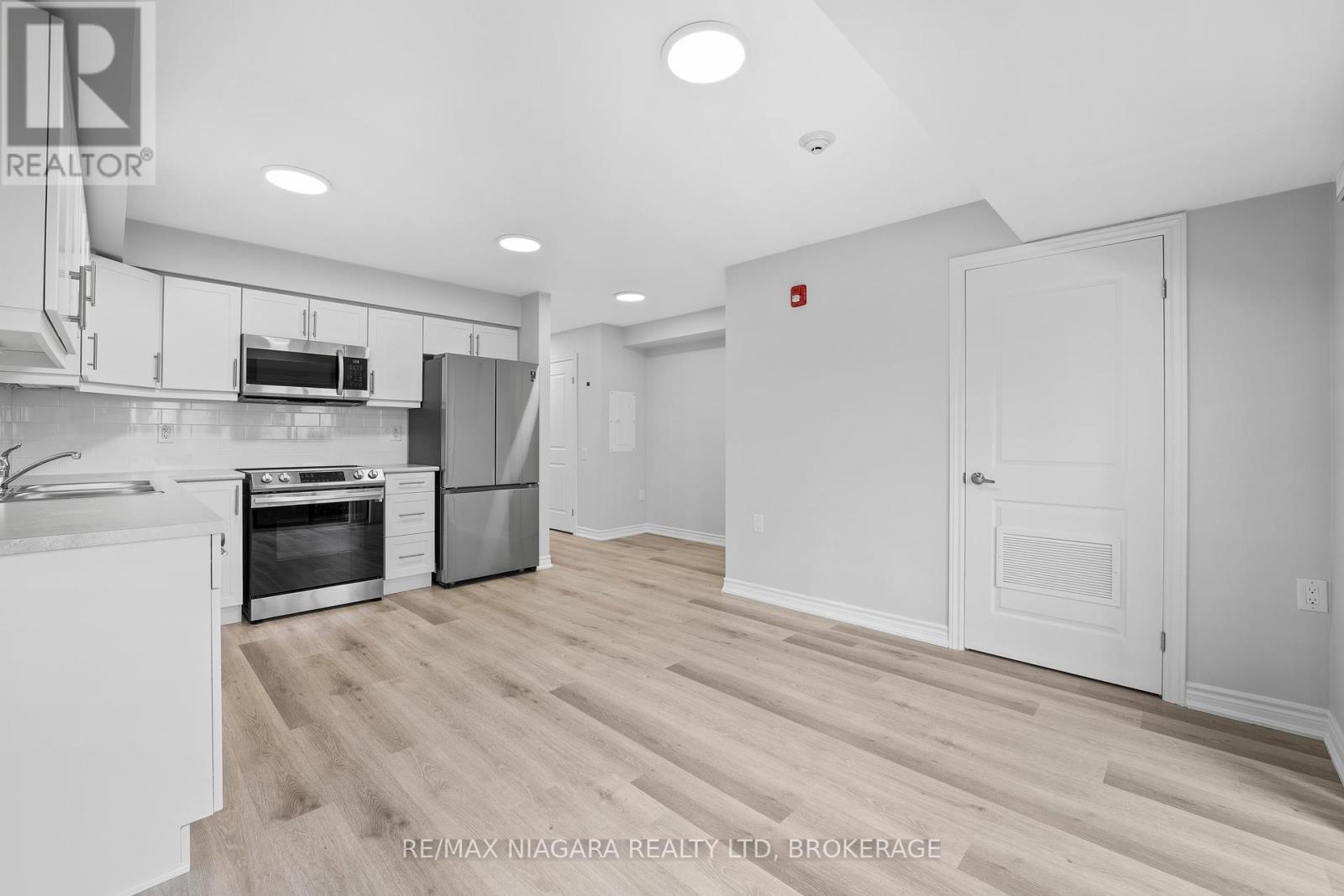 103 - 63 Vine Street S, St. Catharines, Ontario  L2R 3X9 - Photo 6 - X12481130