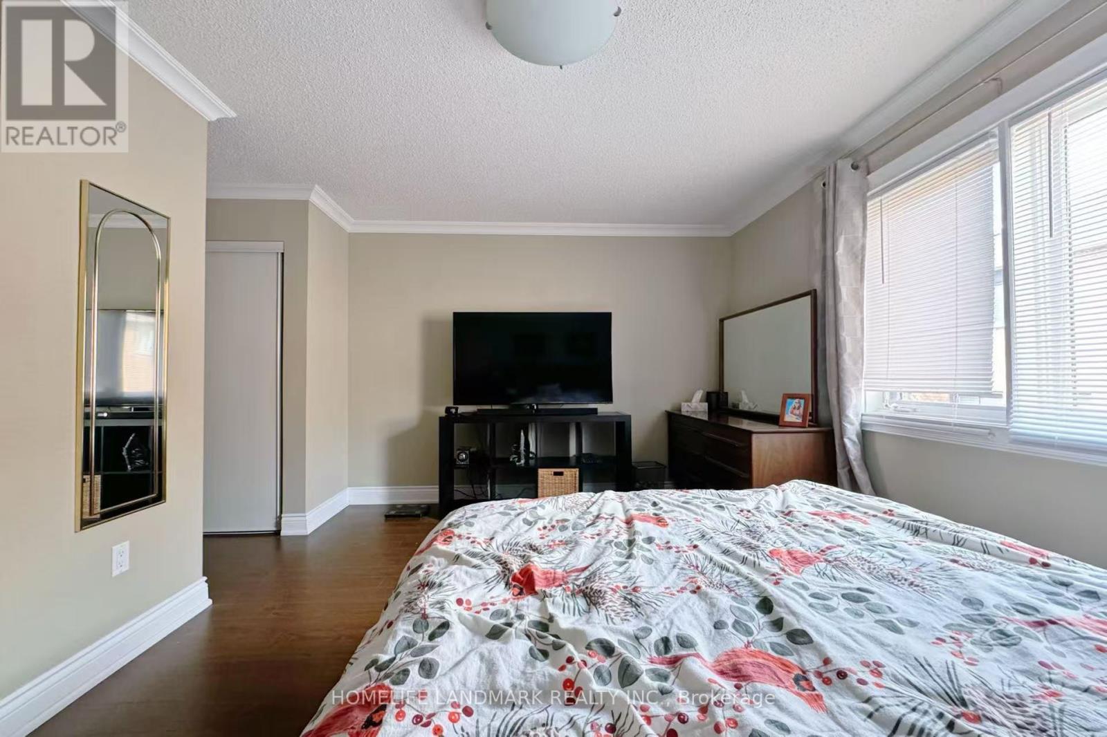 54 Bluewater Court, Toronto, Ontario  M8V 4A9 - Photo 16 - W12481005