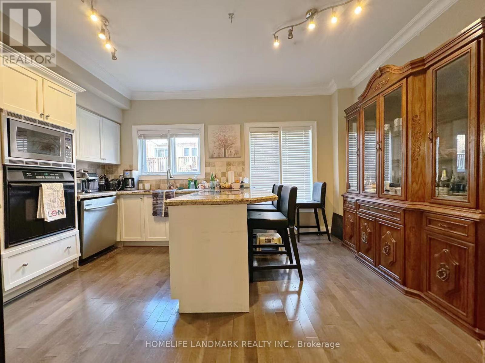 54 Bluewater Court, Toronto, Ontario  M8V 4A9 - Photo 8 - W12481005