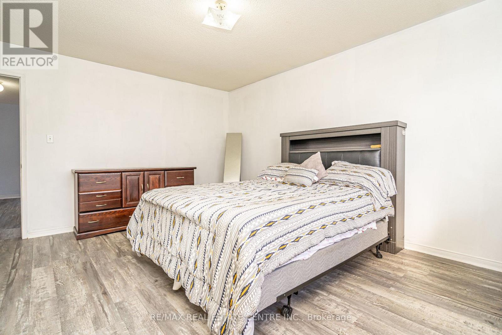 43 Trumpet Valley Boulevard, Brampton, Ontario  L7A 2Z8 - Photo 20 - W12481014