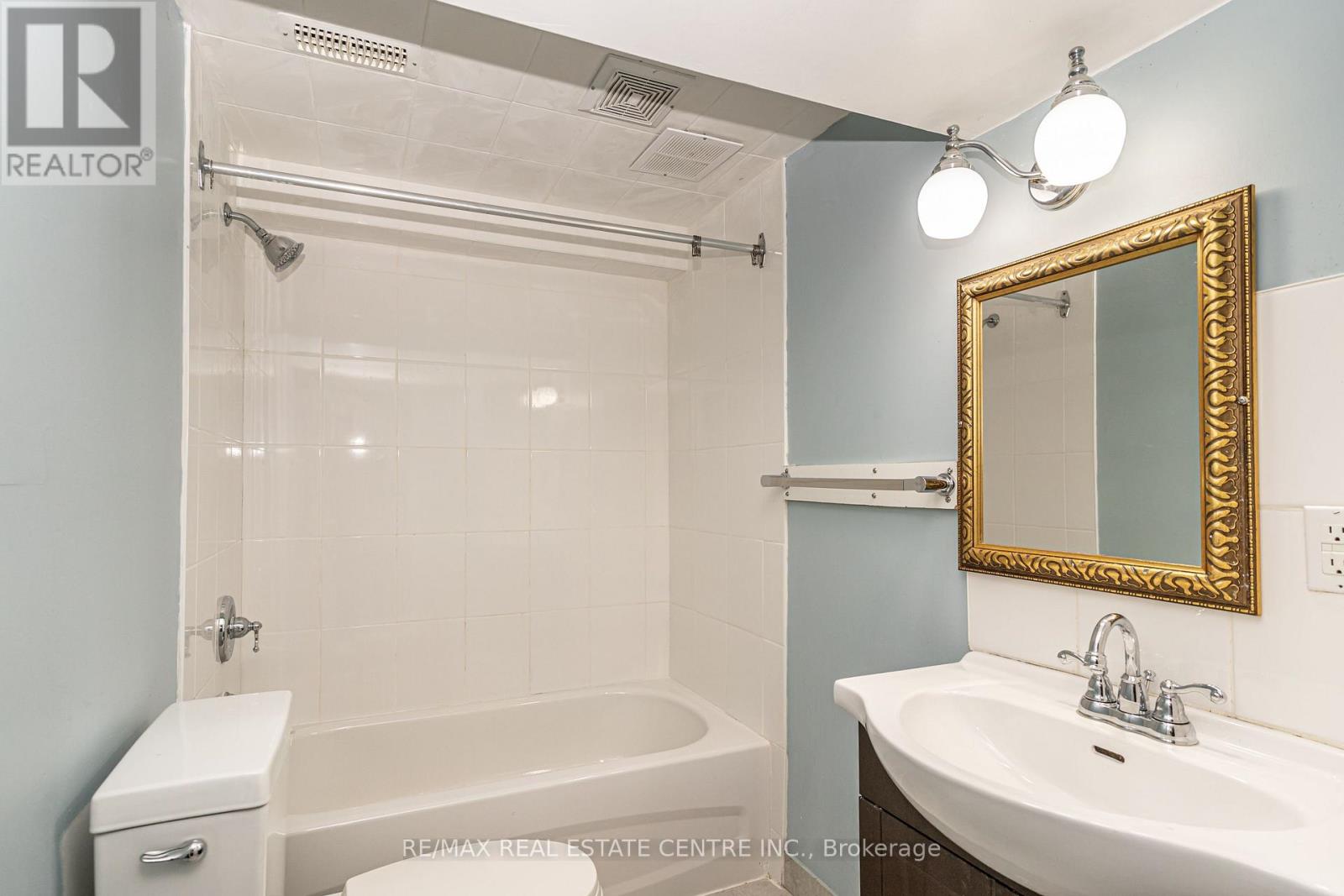 43 Trumpet Valley Boulevard, Brampton, Ontario  L7A 2Z8 - Photo 28 - W12481014