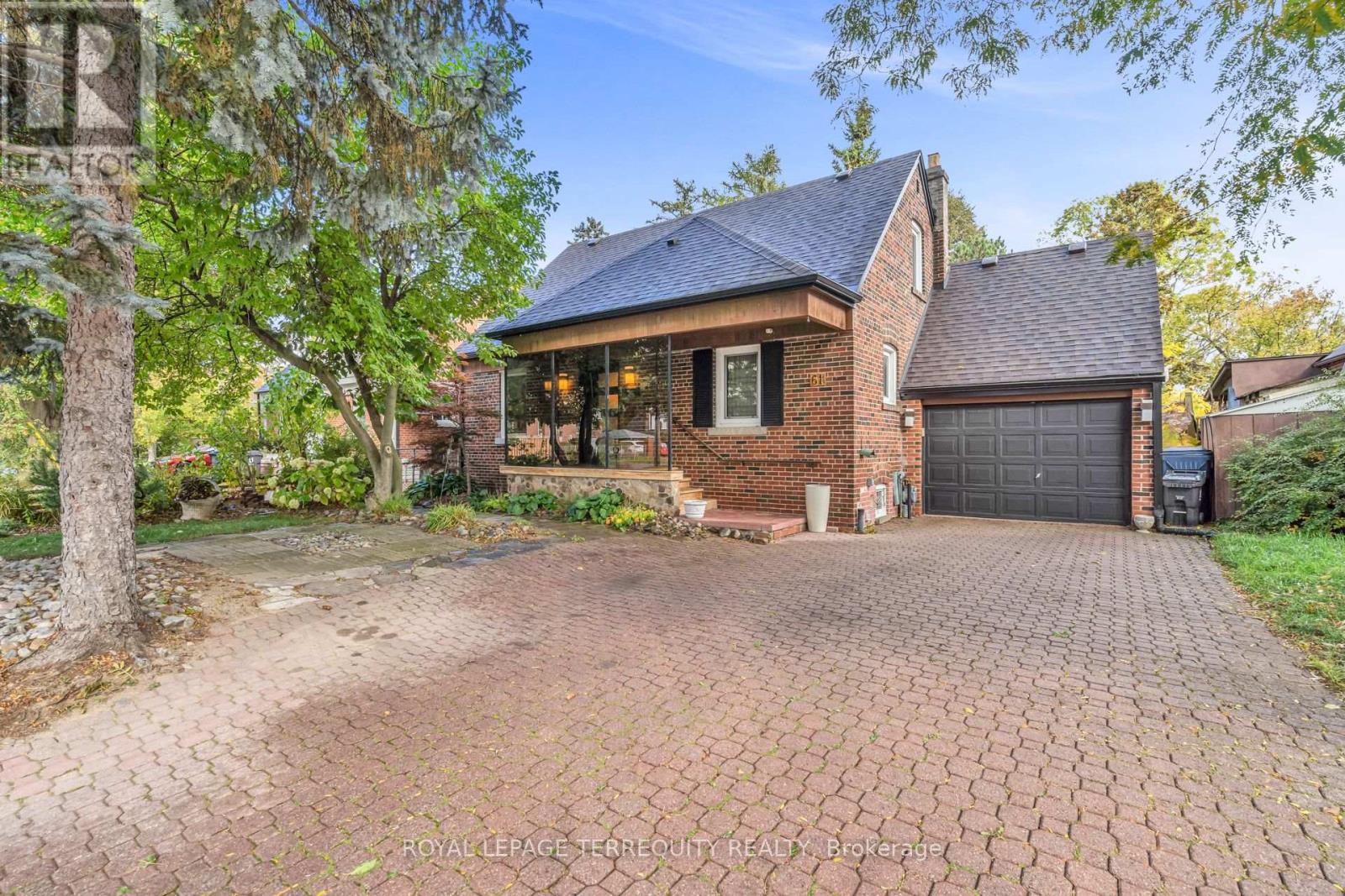 61 PARKCHESTER ROAD, Toronto, Ontario