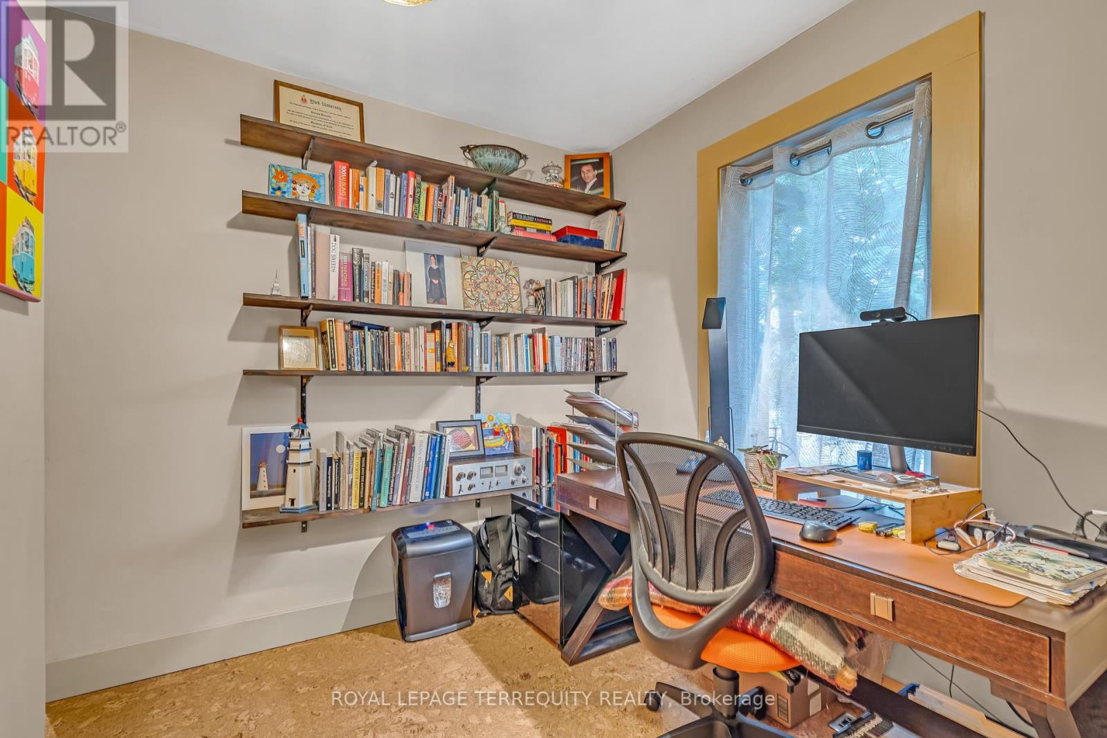 61 Parkchester Road, Toronto, Ontario  M6M 2S1 - Photo 14 - W12481019