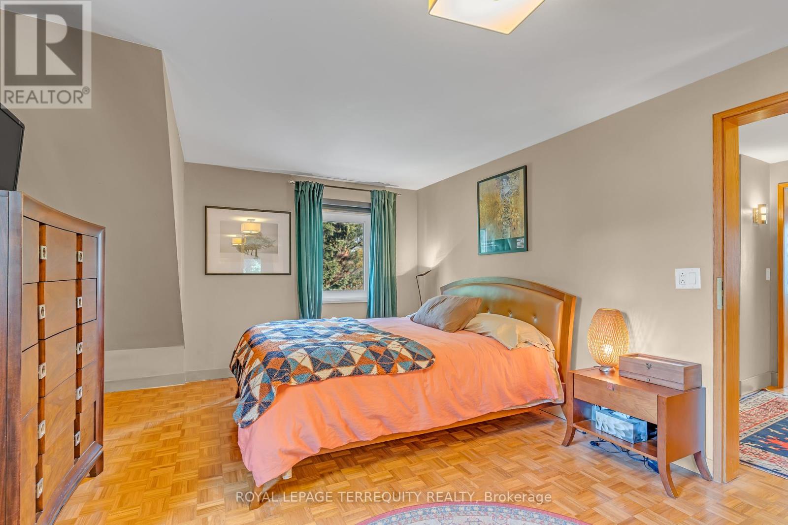 61 Parkchester Road, Toronto, Ontario  M6M 2S1 - Photo 18 - W12481019