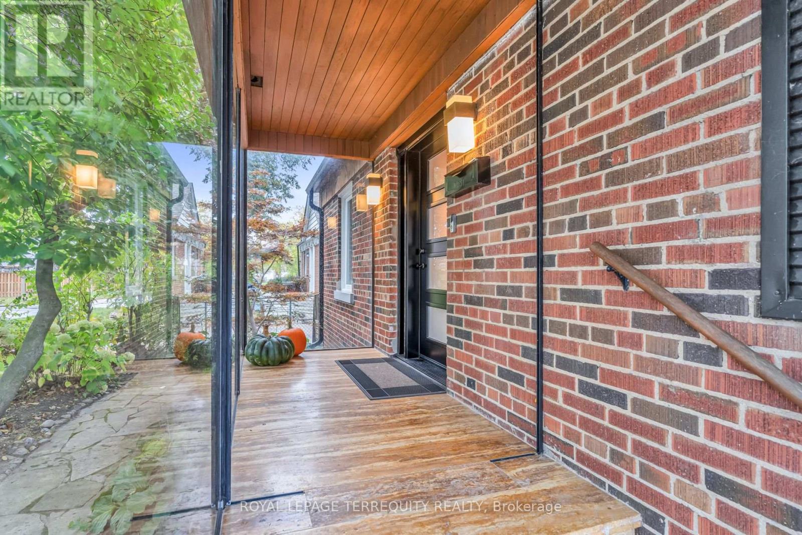 61 Parkchester Road, Toronto, Ontario  M6M 2S1 - Photo 2 - W12481019
