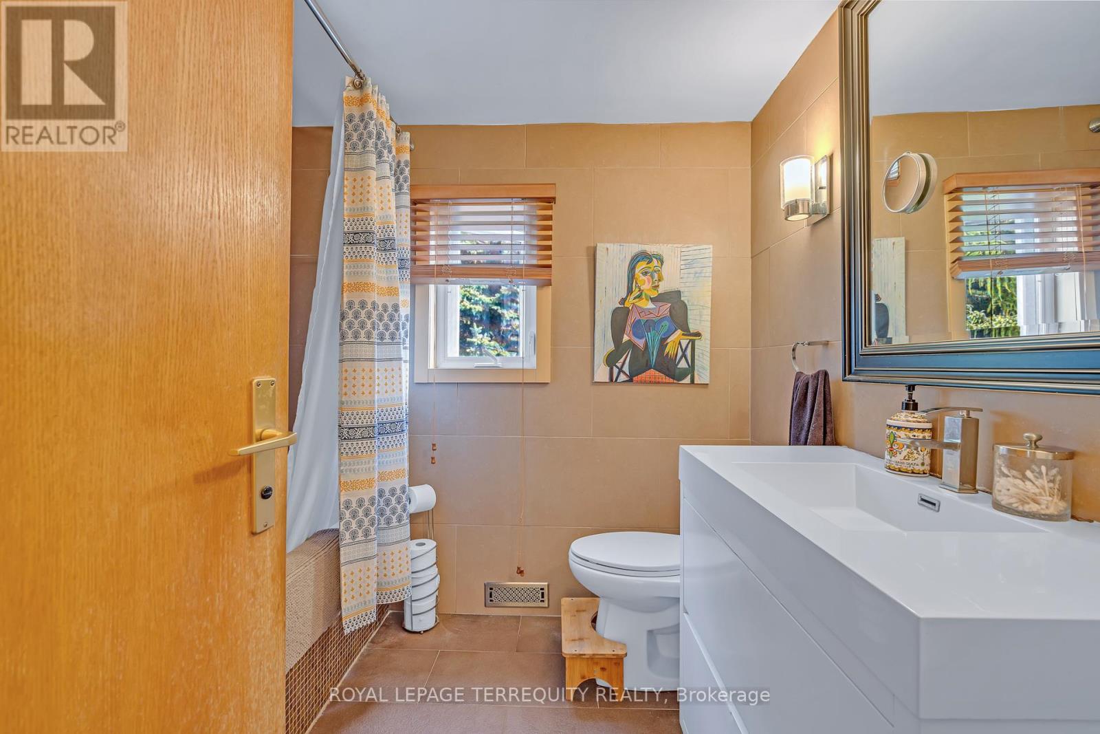 61 Parkchester Road, Toronto, Ontario  M6M 2S1 - Photo 23 - W12481019