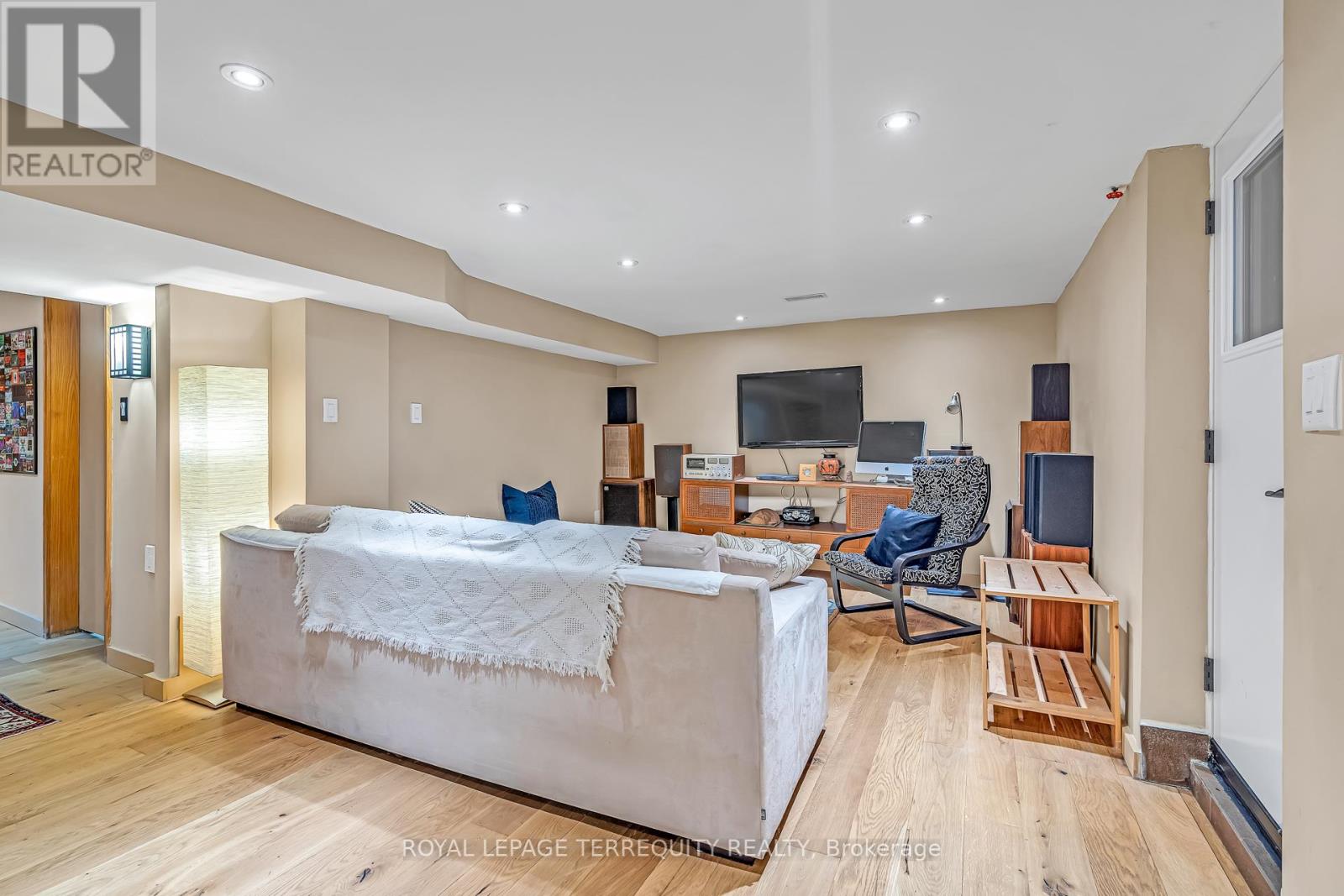 61 Parkchester Road, Toronto, Ontario  M6M 2S1 - Photo 26 - W12481019