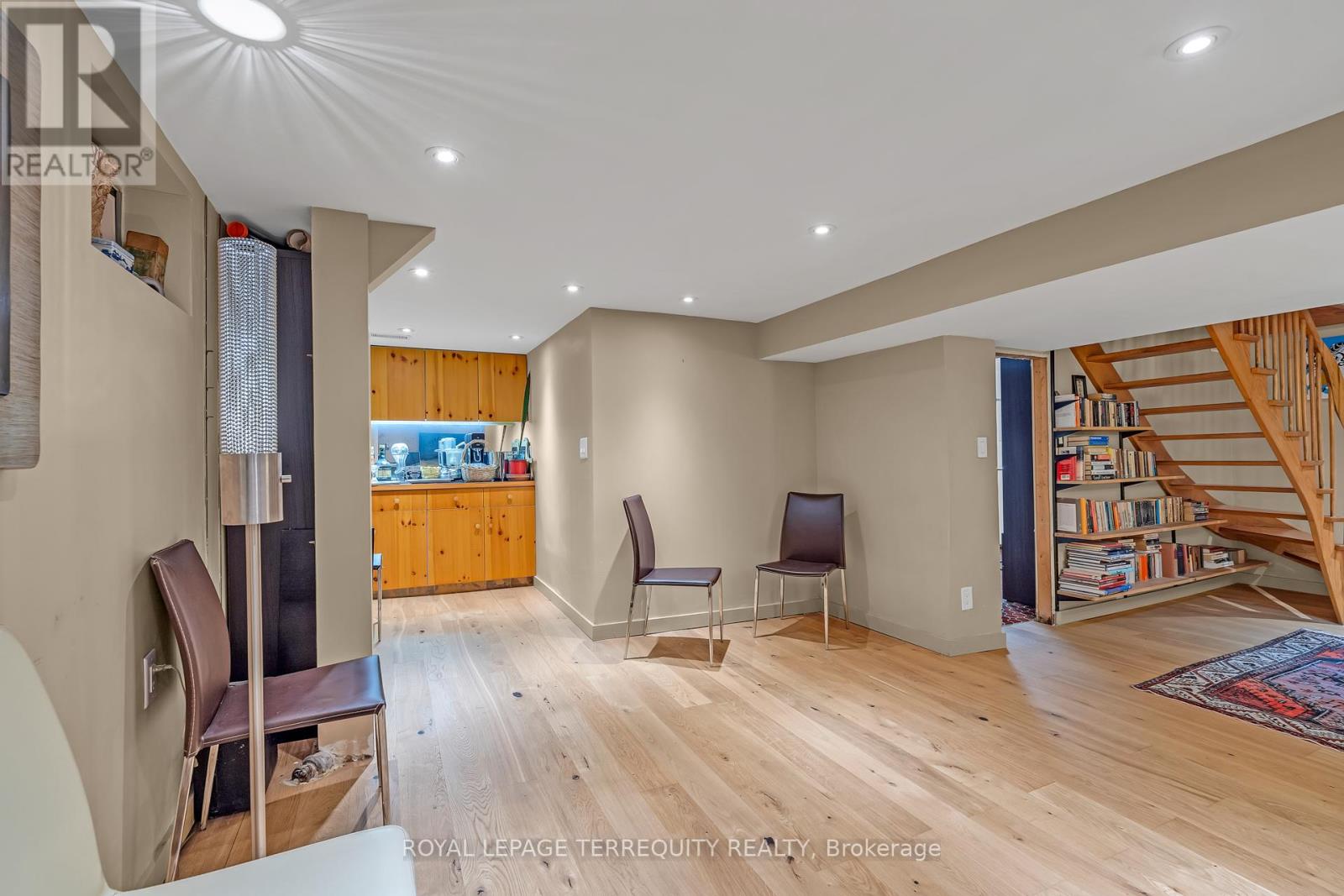 61 Parkchester Road, Toronto, Ontario  M6M 2S1 - Photo 27 - W12481019