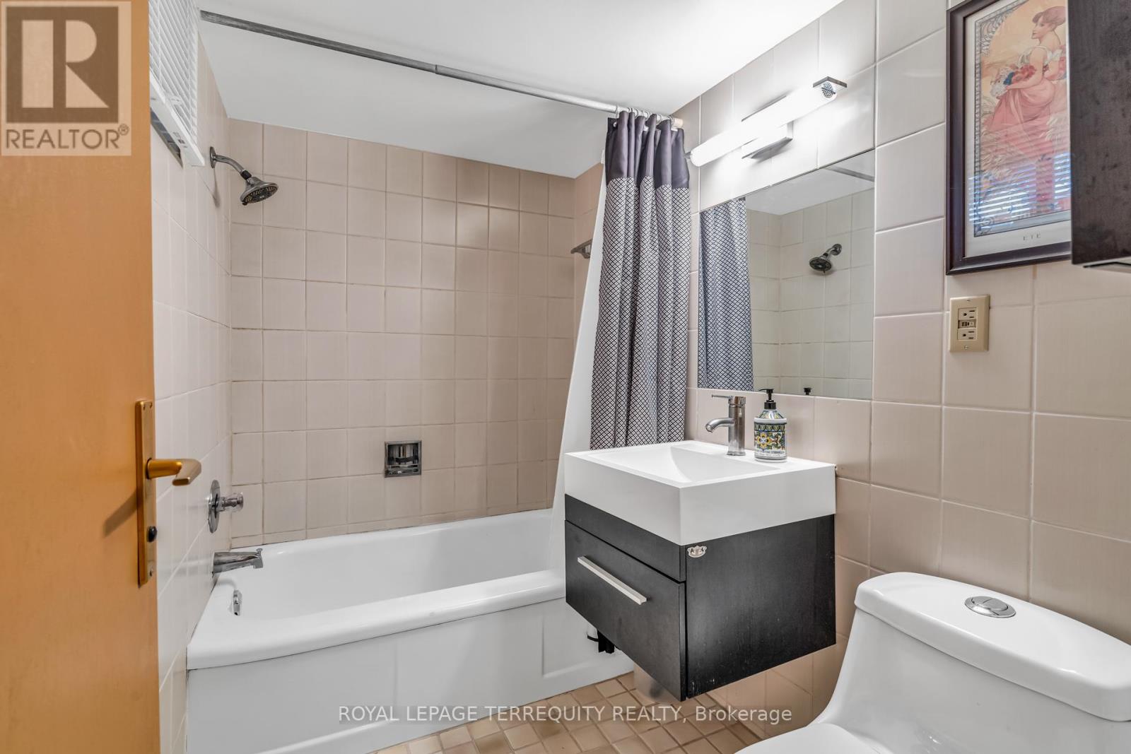 61 Parkchester Road, Toronto, Ontario  M6M 2S1 - Photo 28 - W12481019