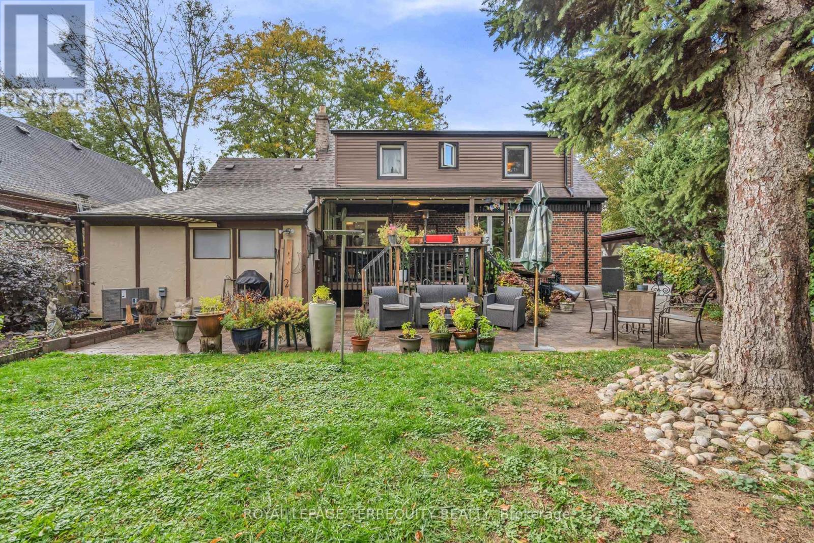 61 Parkchester Road, Toronto, Ontario  M6M 2S1 - Photo 34 - W12481019