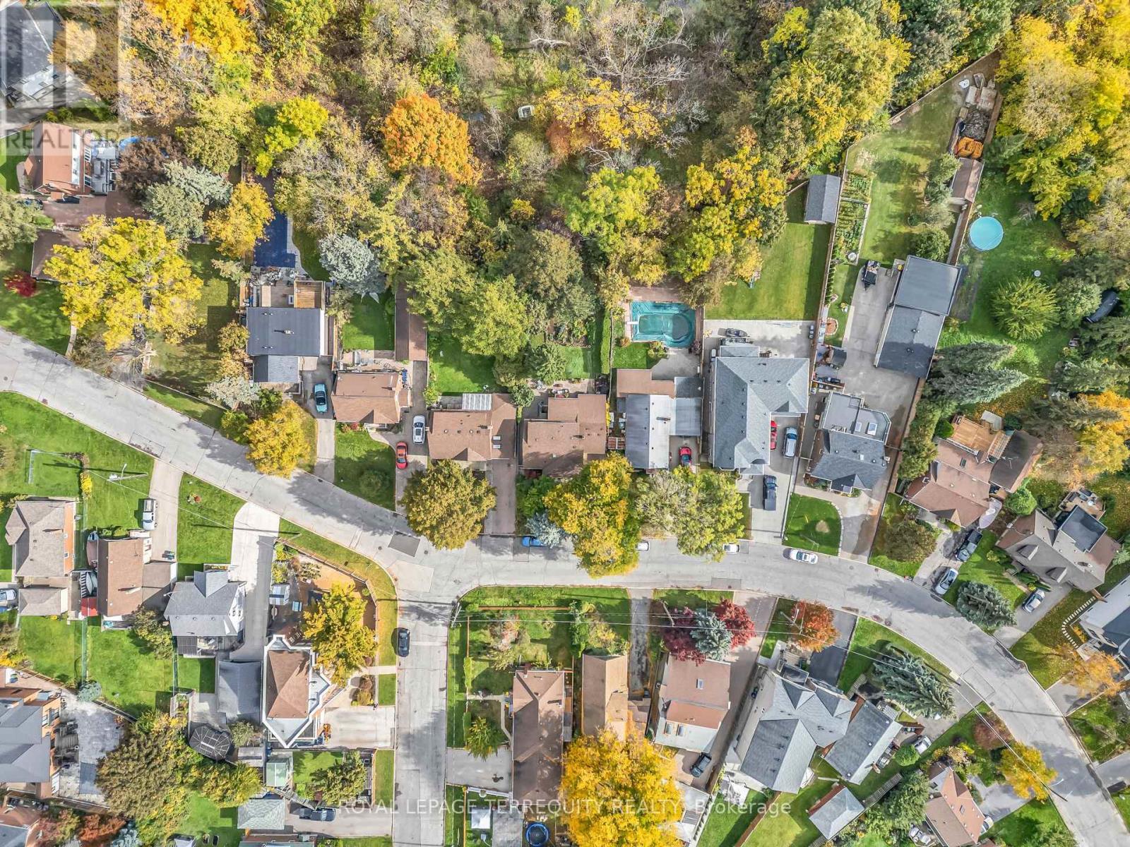 61 Parkchester Road, Toronto, Ontario  M6M 2S1 - Photo 39 - W12481019