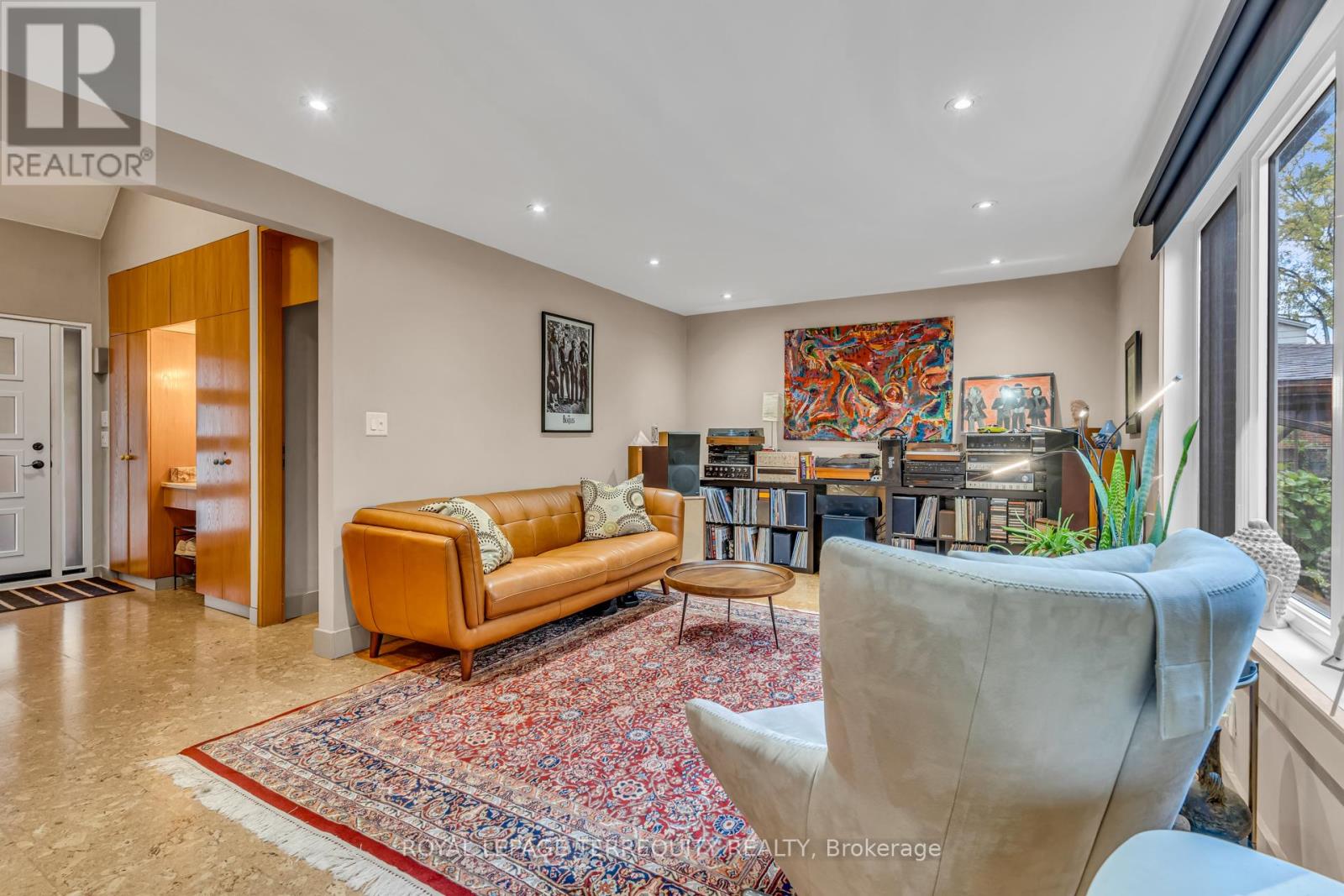 61 Parkchester Road, Toronto, Ontario  M6M 2S1 - Photo 6 - W12481019