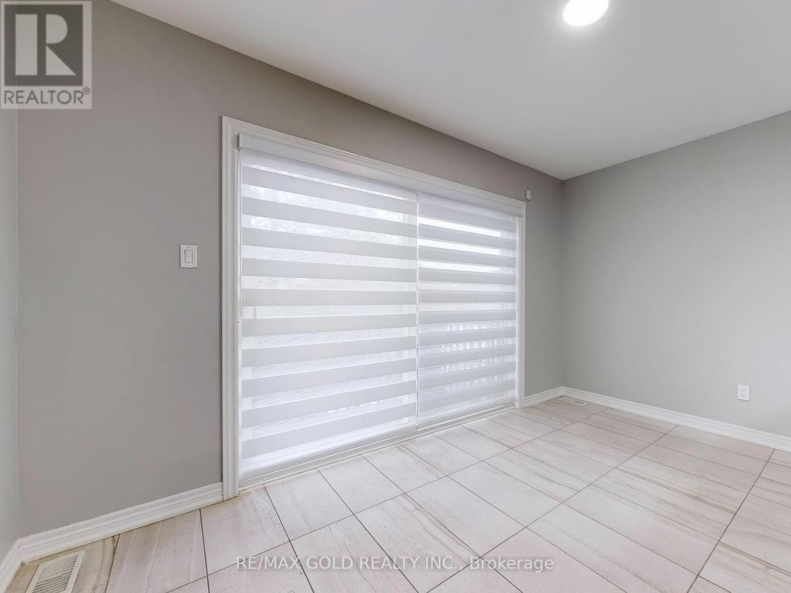 53 Muzzo Drive, Brampton, Ontario  L6R 3W9 - Photo 13 - W12481031