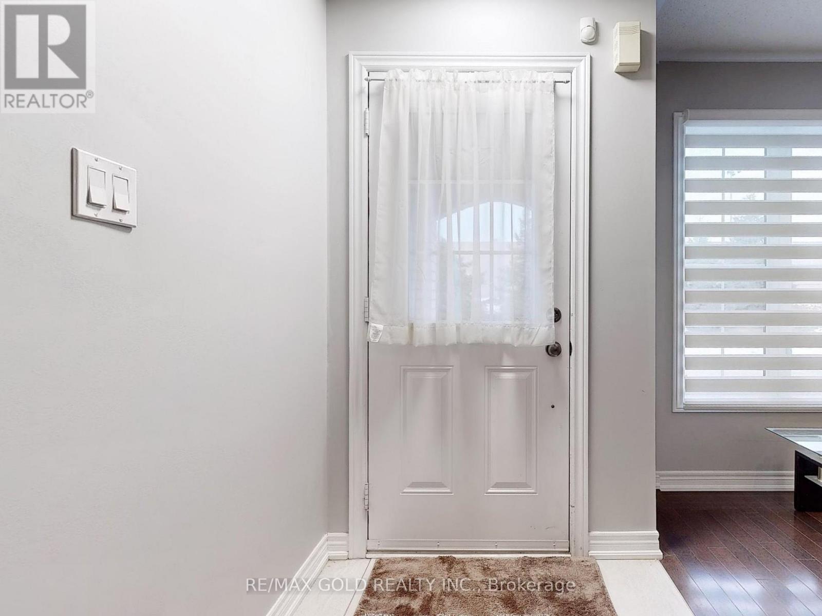 53 Muzzo Drive, Brampton, Ontario  L6R 3W9 - Photo 15 - W12481031
