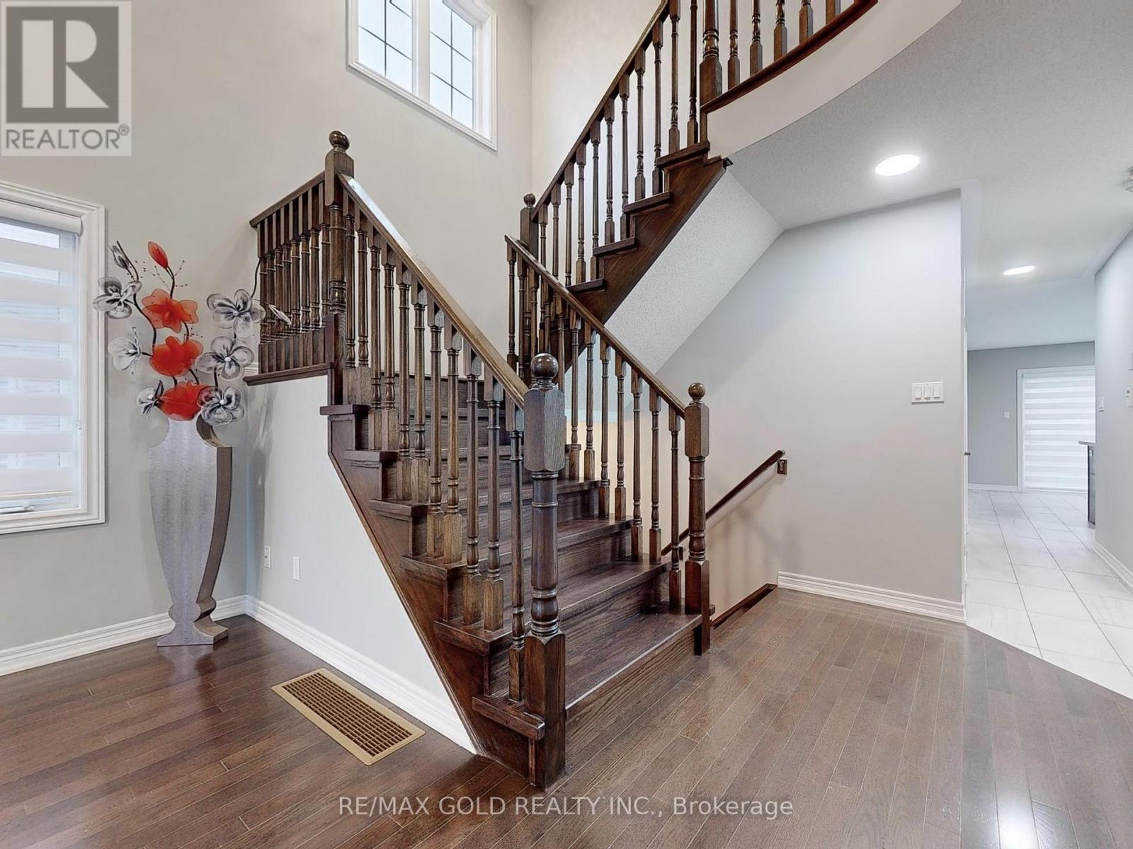 53 Muzzo Drive, Brampton, Ontario  L6R 3W9 - Photo 16 - W12481031