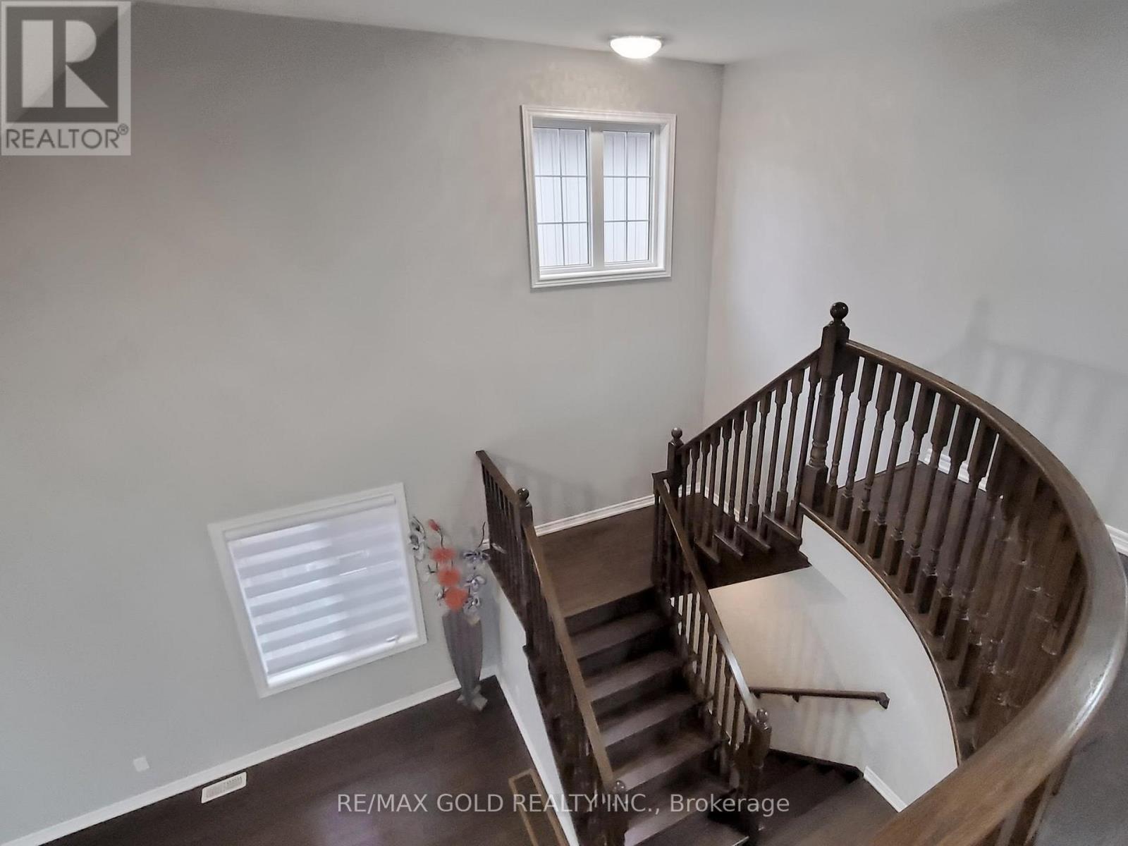 53 Muzzo Drive, Brampton, Ontario  L6R 3W9 - Photo 18 - W12481031
