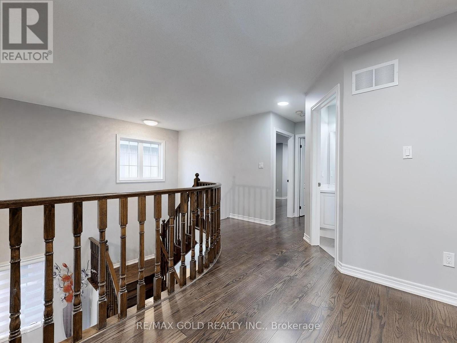 53 Muzzo Drive, Brampton, Ontario  L6R 3W9 - Photo 20 - W12481031