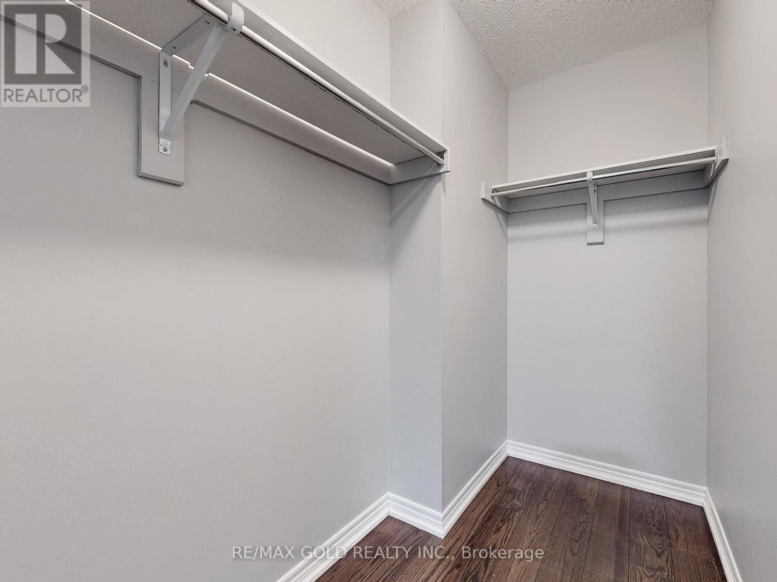 53 Muzzo Drive, Brampton, Ontario  L6R 3W9 - Photo 25 - W12481031
