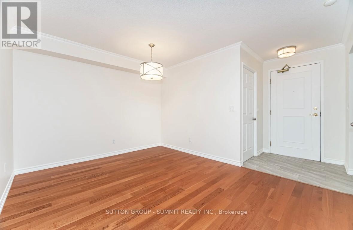 207 - 2300 Parkhaven Boulevard, Oakville, Ontario  L6H 6V9 - Photo 6 - W12481035