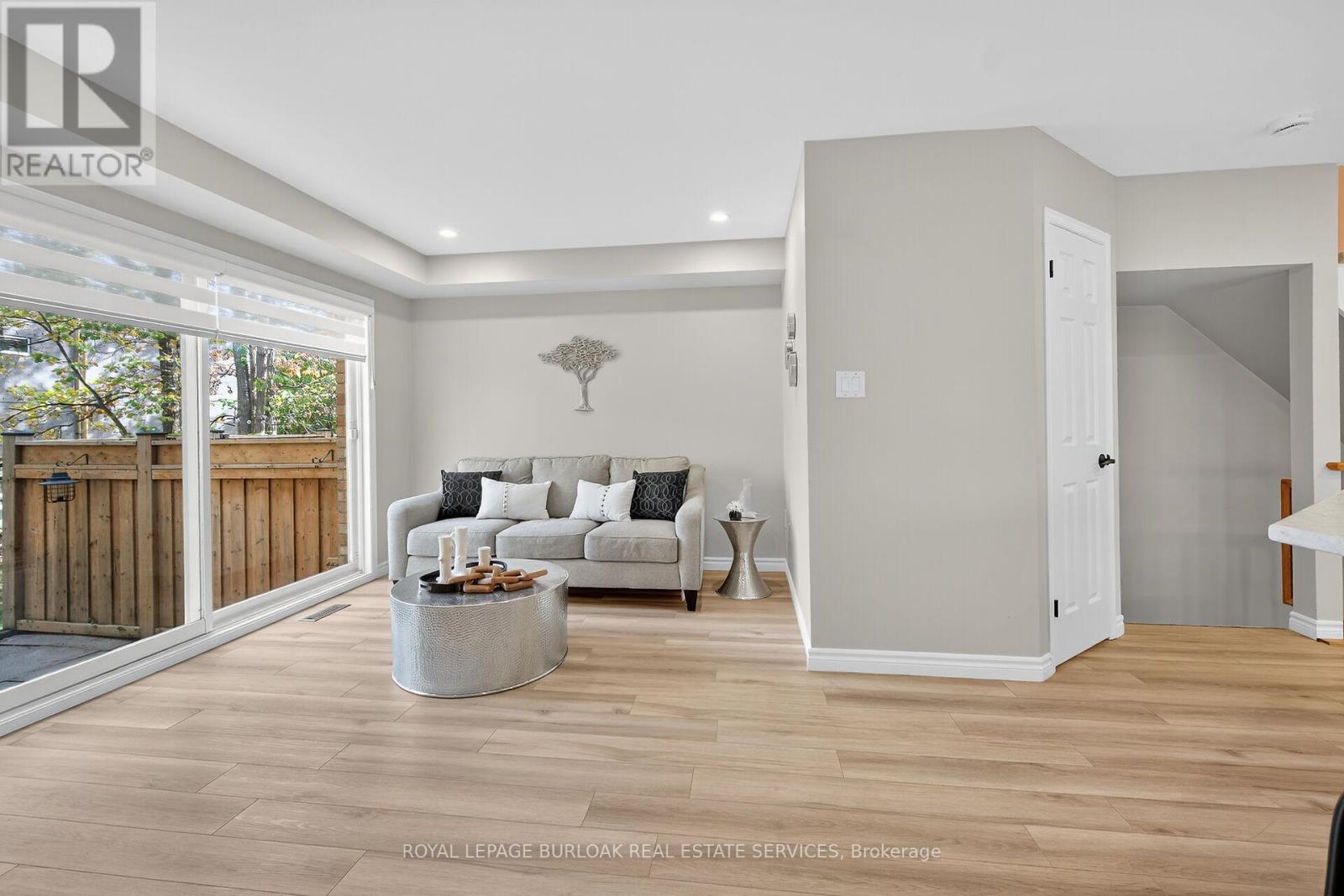 28 - 2015 Cleaver Avenue, Burlington, Ontario  L7M 4J7 - Photo 14 - W12481047