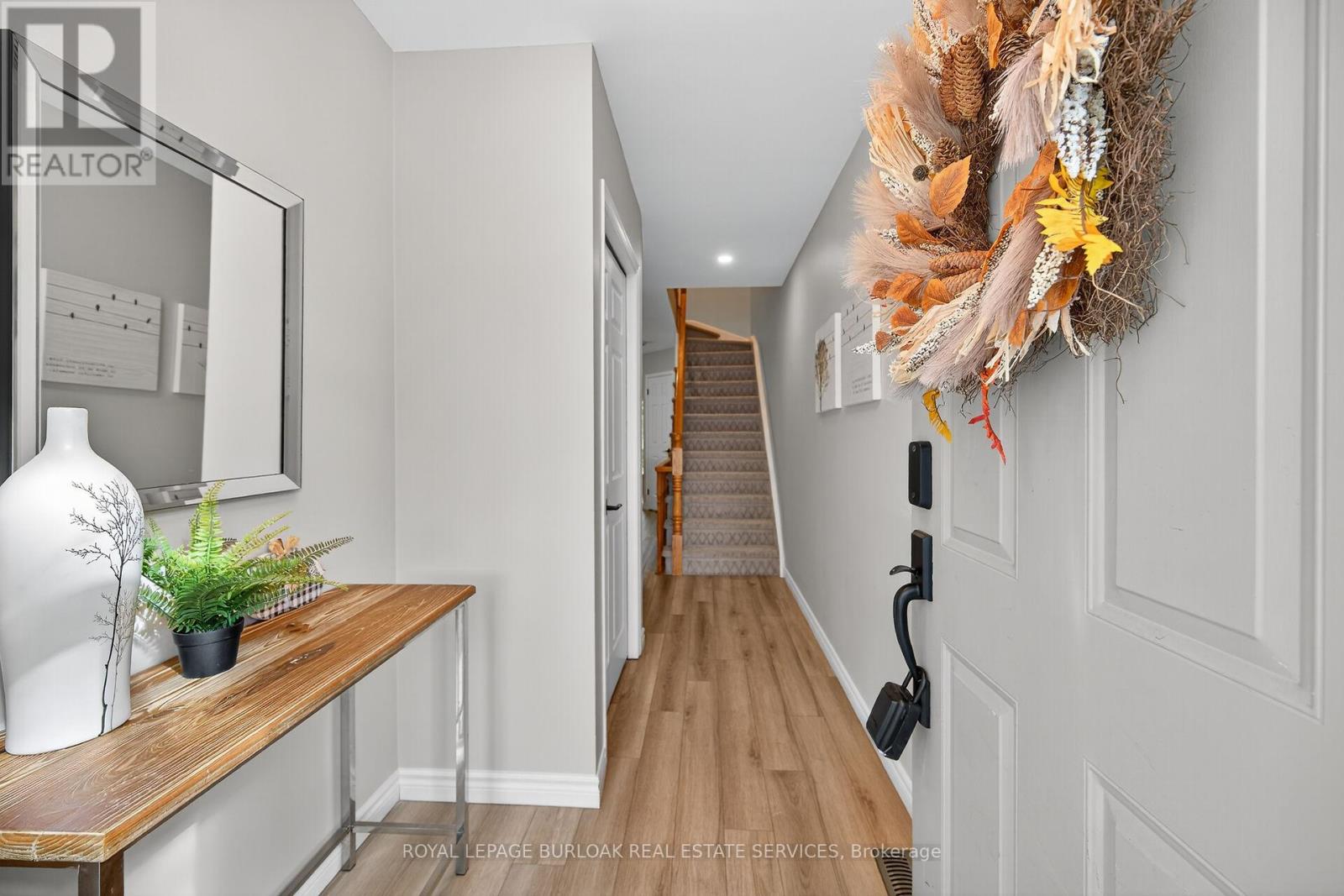 28 - 2015 Cleaver Avenue, Burlington, Ontario  L7M 4J7 - Photo 3 - W12481047