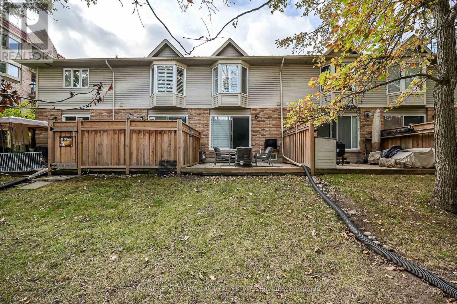 28 - 2015 Cleaver Avenue, Burlington, Ontario  L7M 4J7 - Photo 41 - W12481047