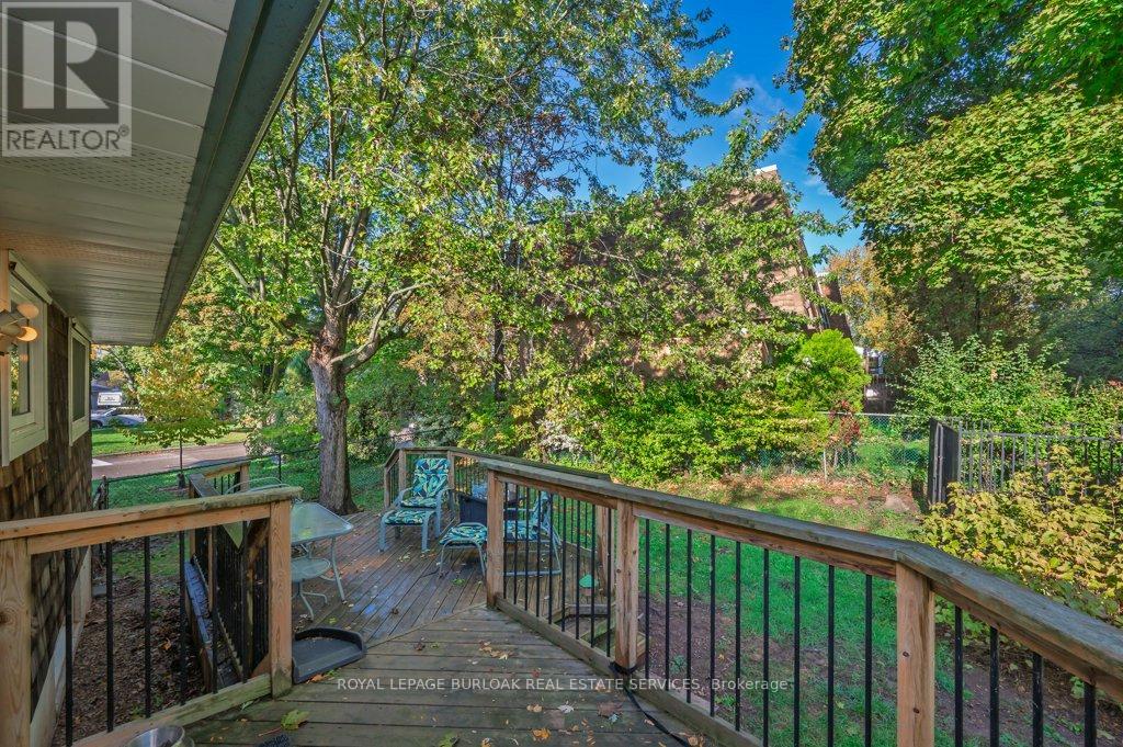 2063 Waters Edge Drive, Oakville, Ontario  L6L 1A3 - Photo 10 - W12481050