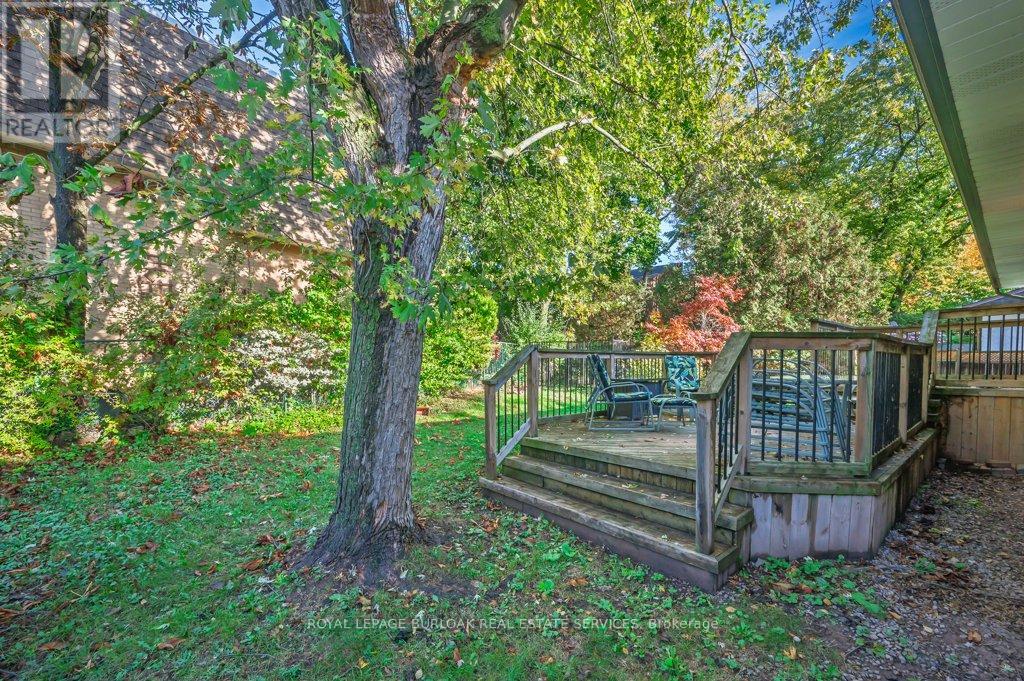 2063 Waters Edge Drive, Oakville, Ontario  L6L 1A3 - Photo 14 - W12481050
