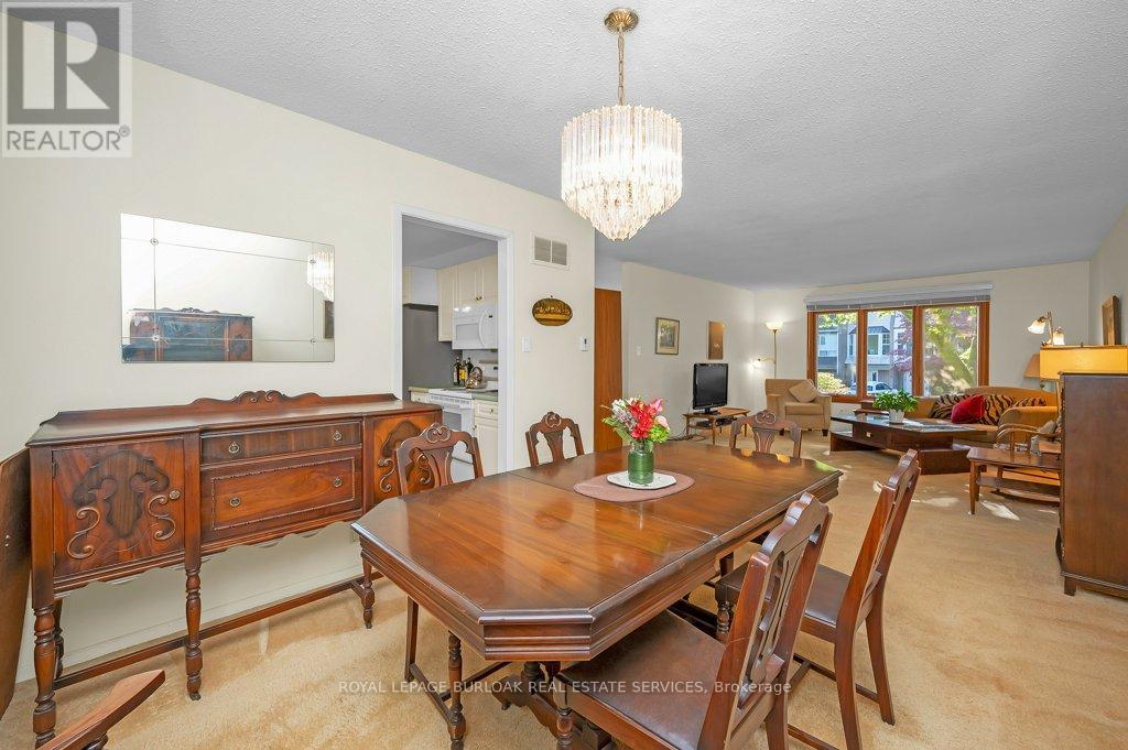 2063 Waters Edge Drive, Oakville, Ontario  L6L 1A3 - Photo 18 - W12481050