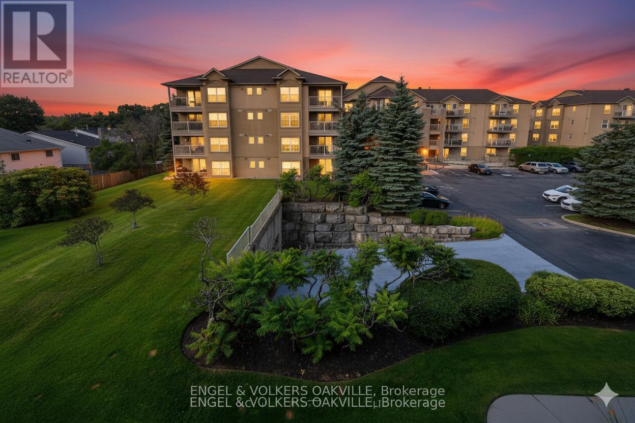 308 - 1810 Walkers Line, Burlington, Ontario  L7M 4V3 - Photo 1 - W12481051