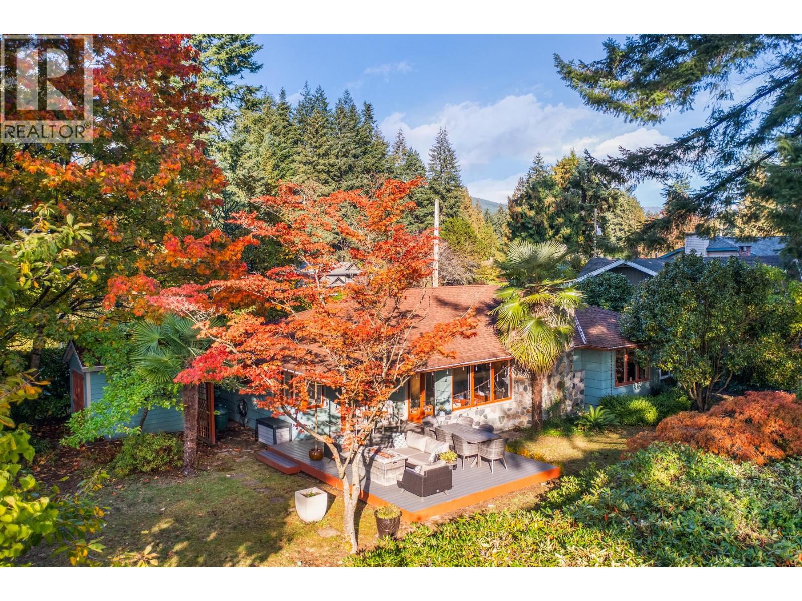 1090 W KEITH ROAD, North Vancouver, British Columbia