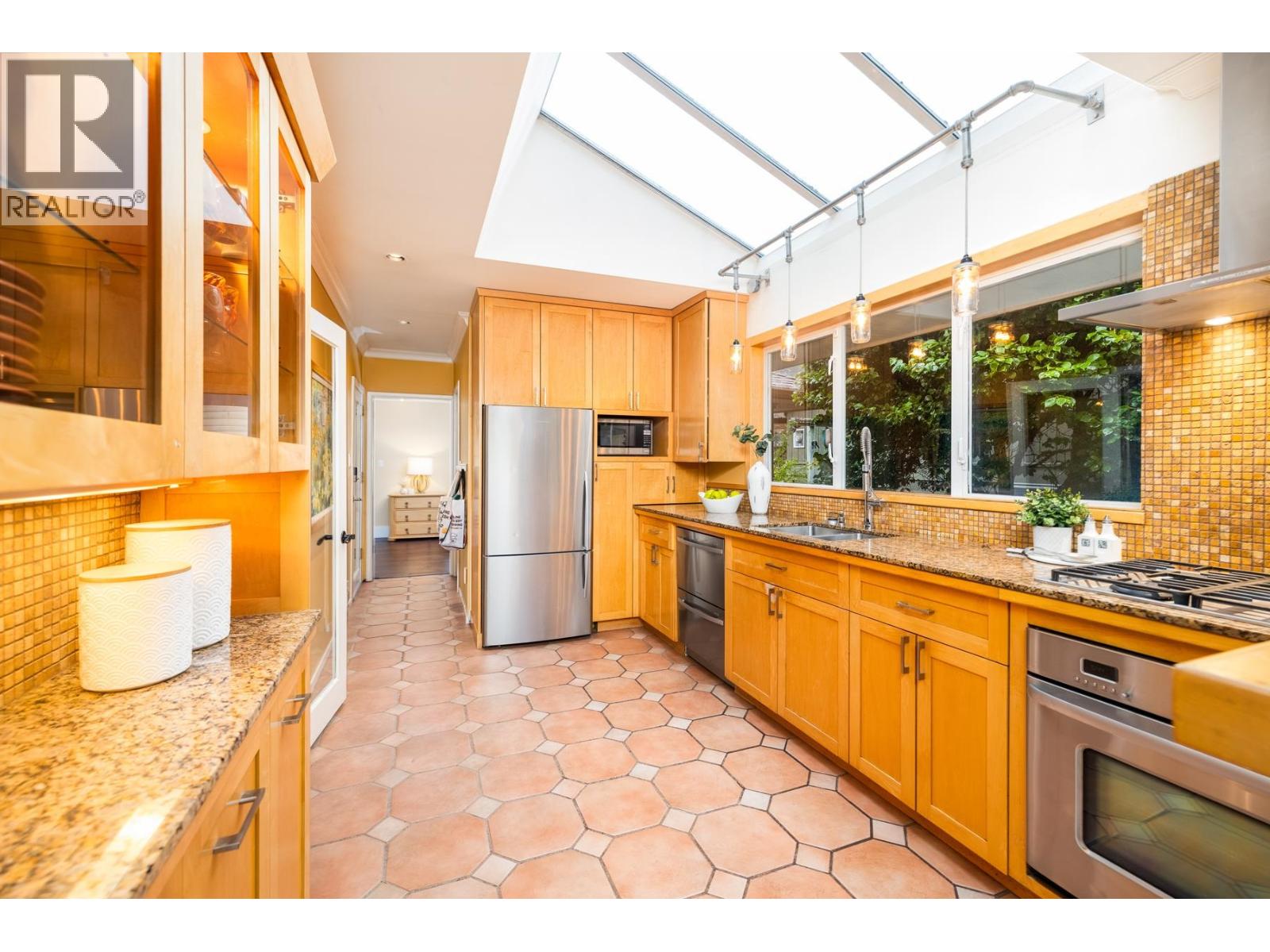 1090 W Keith Road, North Vancouver, British Columbia  V7P 1Y5 - Photo 14 - R3061728