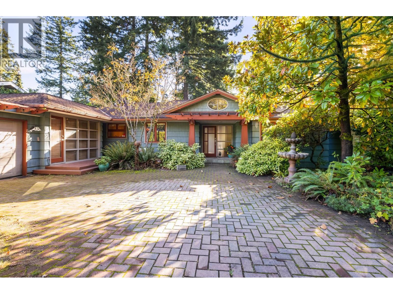 1090 W Keith Road, North Vancouver, British Columbia  V7P 1Y5 - Photo 3 - R3061728