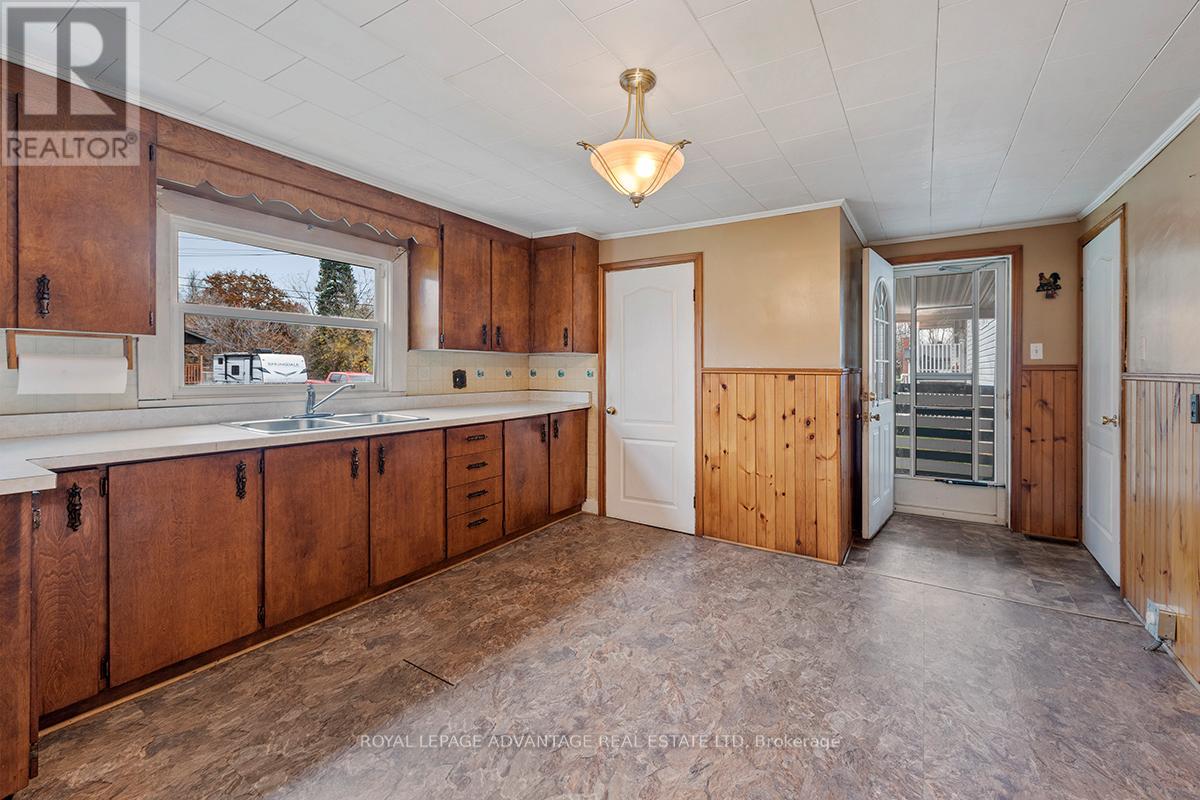 25 Brock Street N, Perth, Ontario  K7H 1Y9 - Photo 10 - X12481070