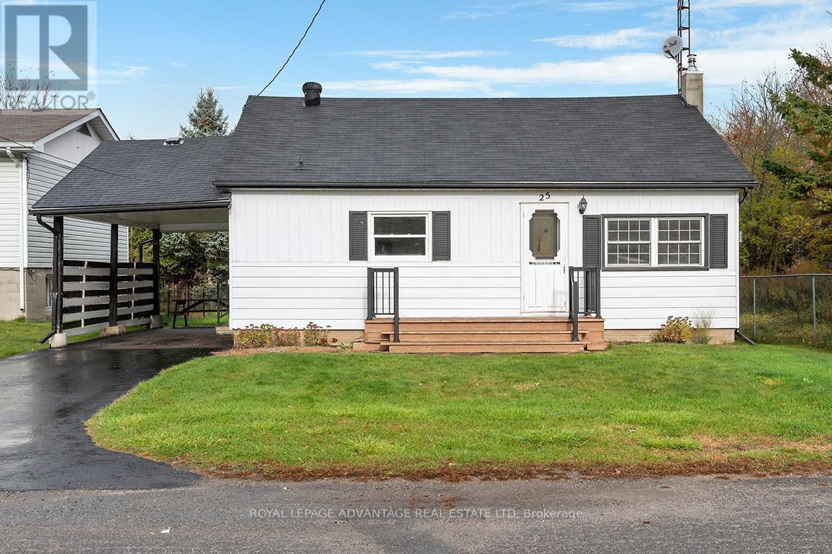 25 Brock Street N, Perth, Ontario  K7H 1Y9 - Photo 2 - X12481070