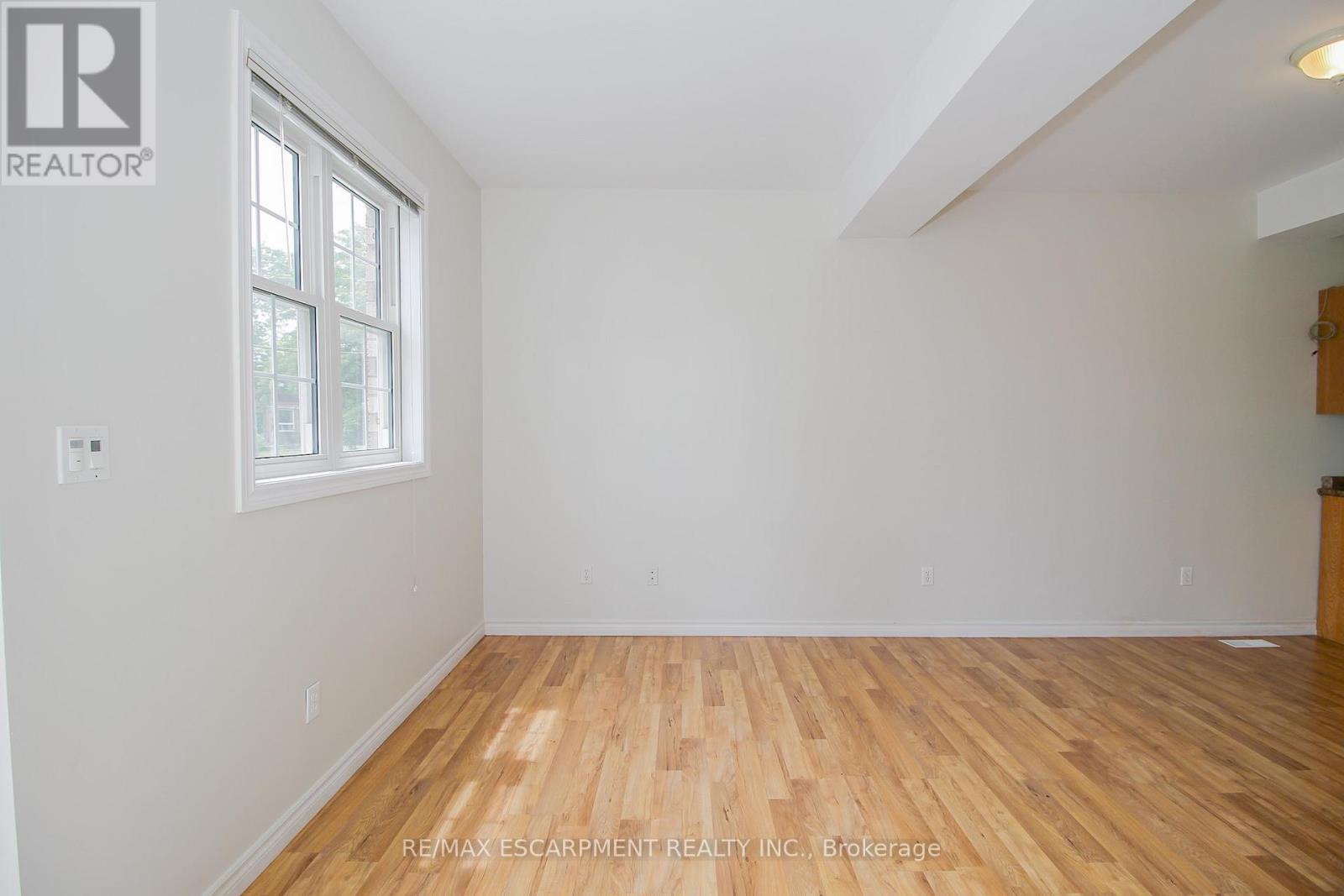 27b Walnut Street, St. Catharines, Ontario  L2T 1H6 - Photo 12 - X12481040