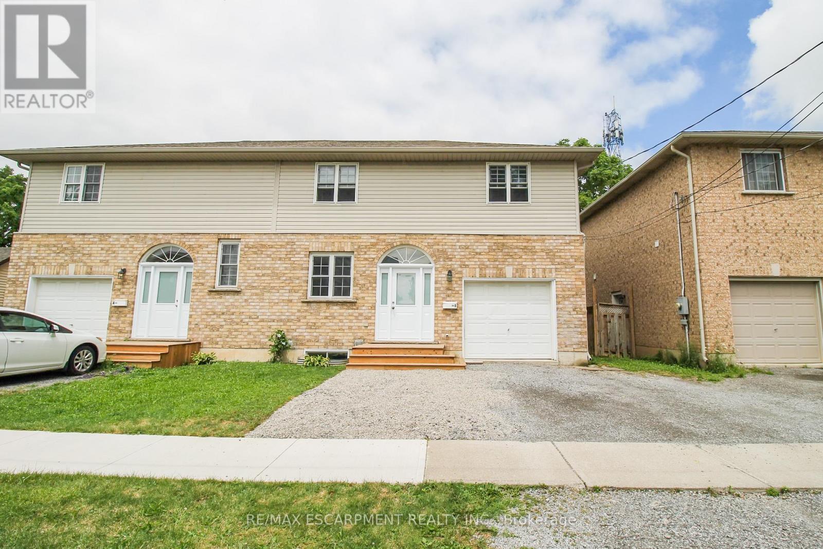 27b Walnut Street, St. Catharines, Ontario  L2T 1H6 - Photo 2 - X12481040