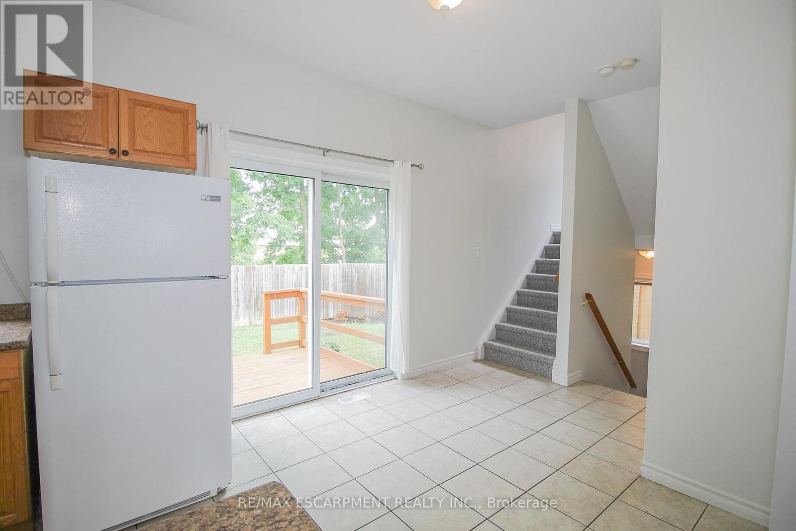 27b Walnut Street, St. Catharines, Ontario  L2T 1H6 - Photo 23 - X12481040