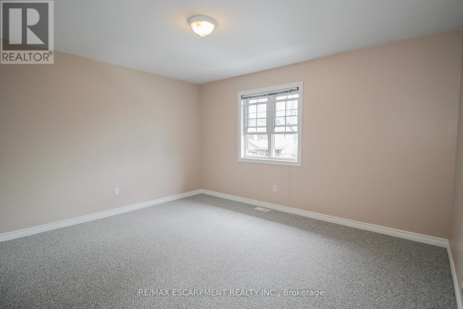 27b Walnut Street, St. Catharines, Ontario  L2T 1H6 - Photo 27 - X12481040