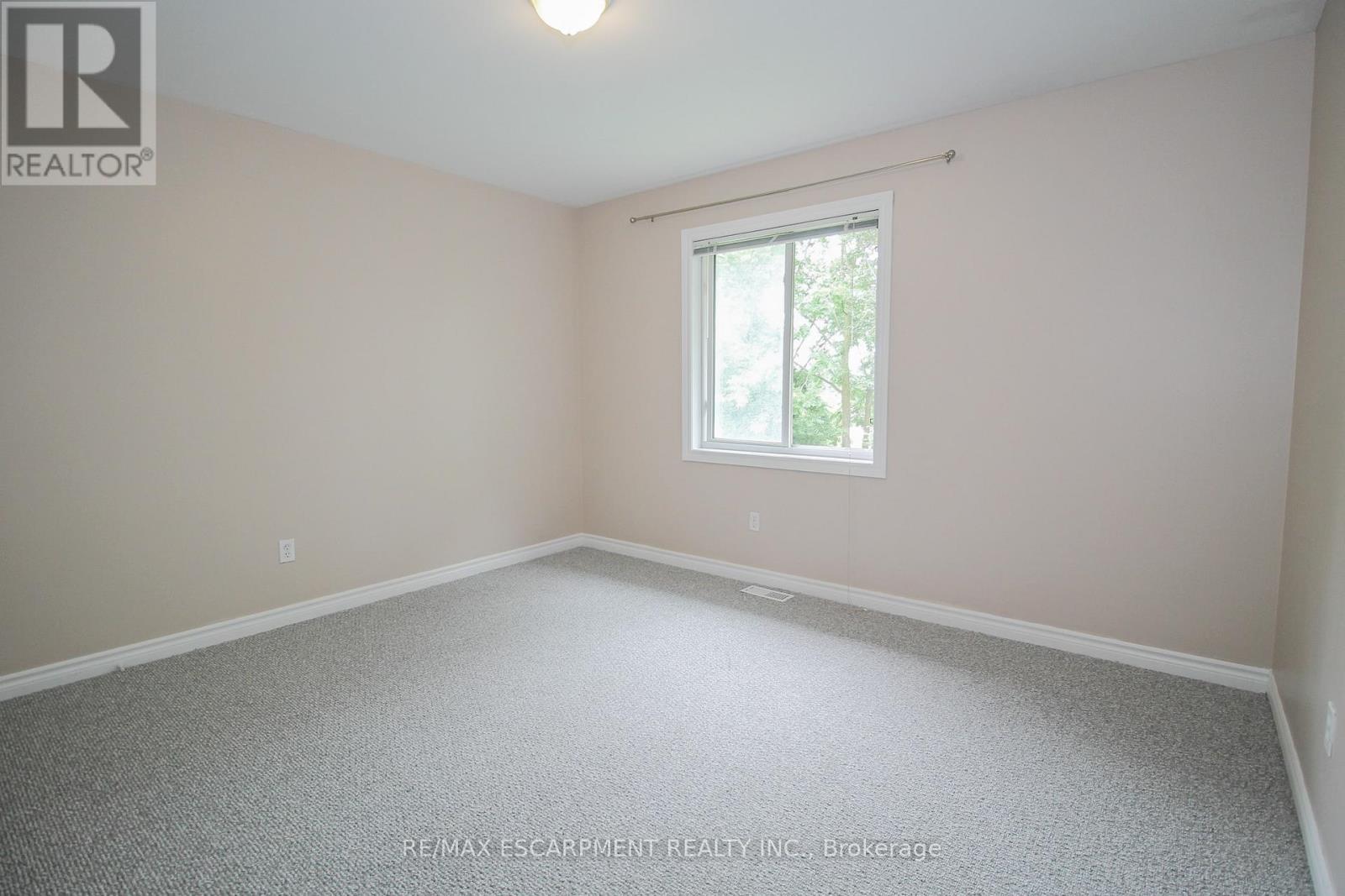 27b Walnut Street, St. Catharines, Ontario  L2T 1H6 - Photo 35 - X12481040