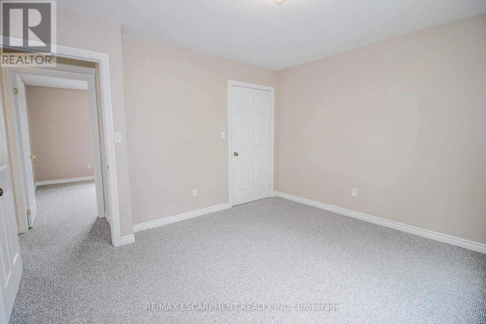 27b Walnut Street, St. Catharines, Ontario  L2T 1H6 - Photo 37 - X12481040