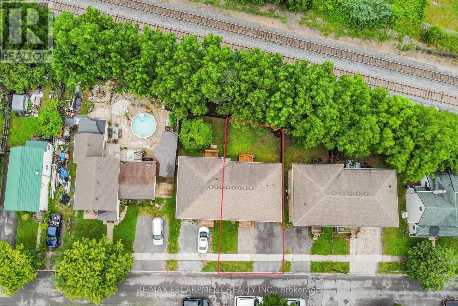 27b Walnut Street, St. Catharines, Ontario  L2T 1H6 - Photo 45 - X12481040