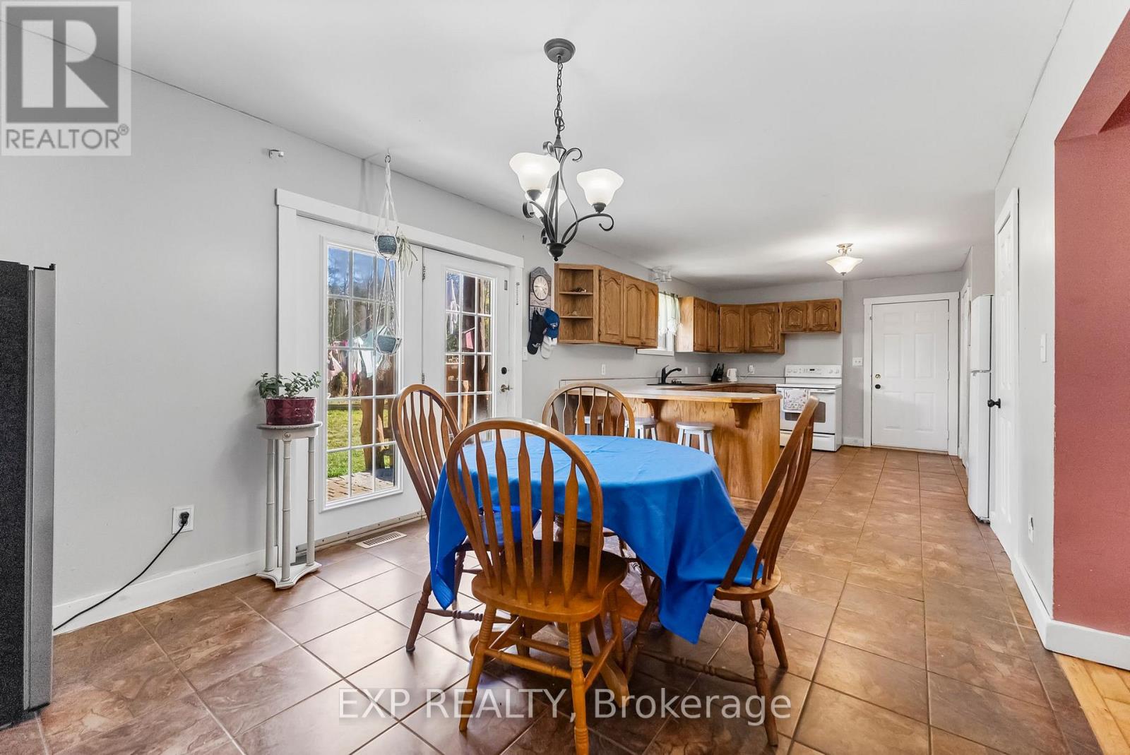 91 Hillcrest Avenue, Killaloe, Ontario  K0J 2N0 - Photo 10 - X12481121