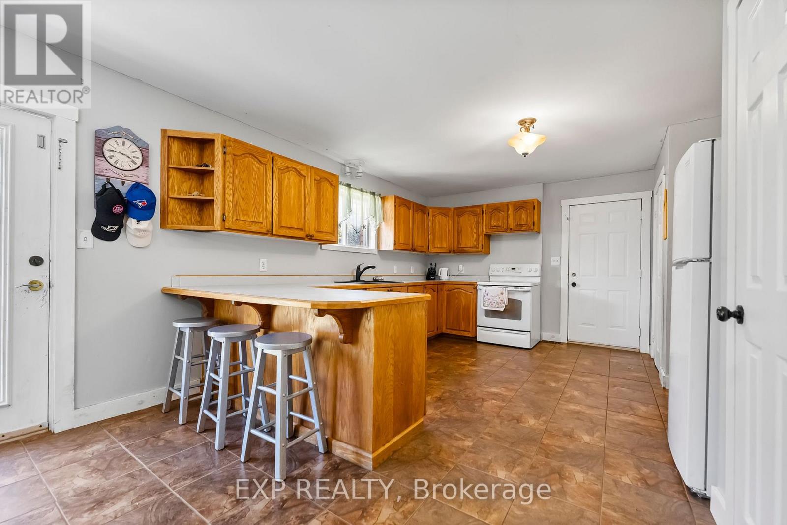 91 Hillcrest Avenue, Killaloe, Ontario  K0J 2N0 - Photo 11 - X12481121