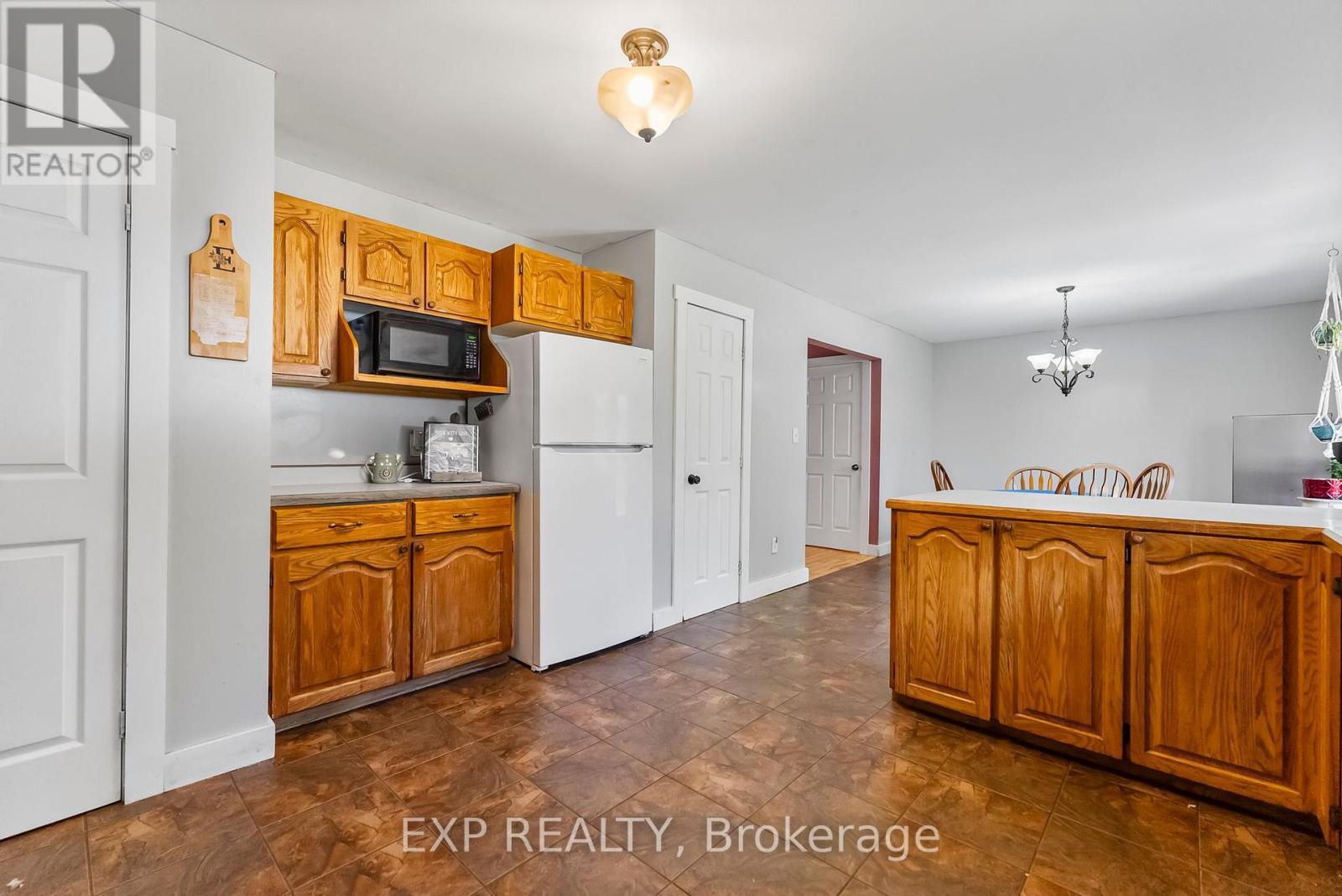 91 Hillcrest Avenue, Killaloe, Ontario  K0J 2N0 - Photo 13 - X12481121