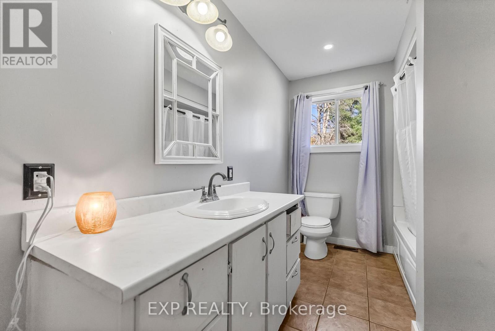 91 Hillcrest Avenue, Killaloe, Ontario  K0J 2N0 - Photo 17 - X12481121