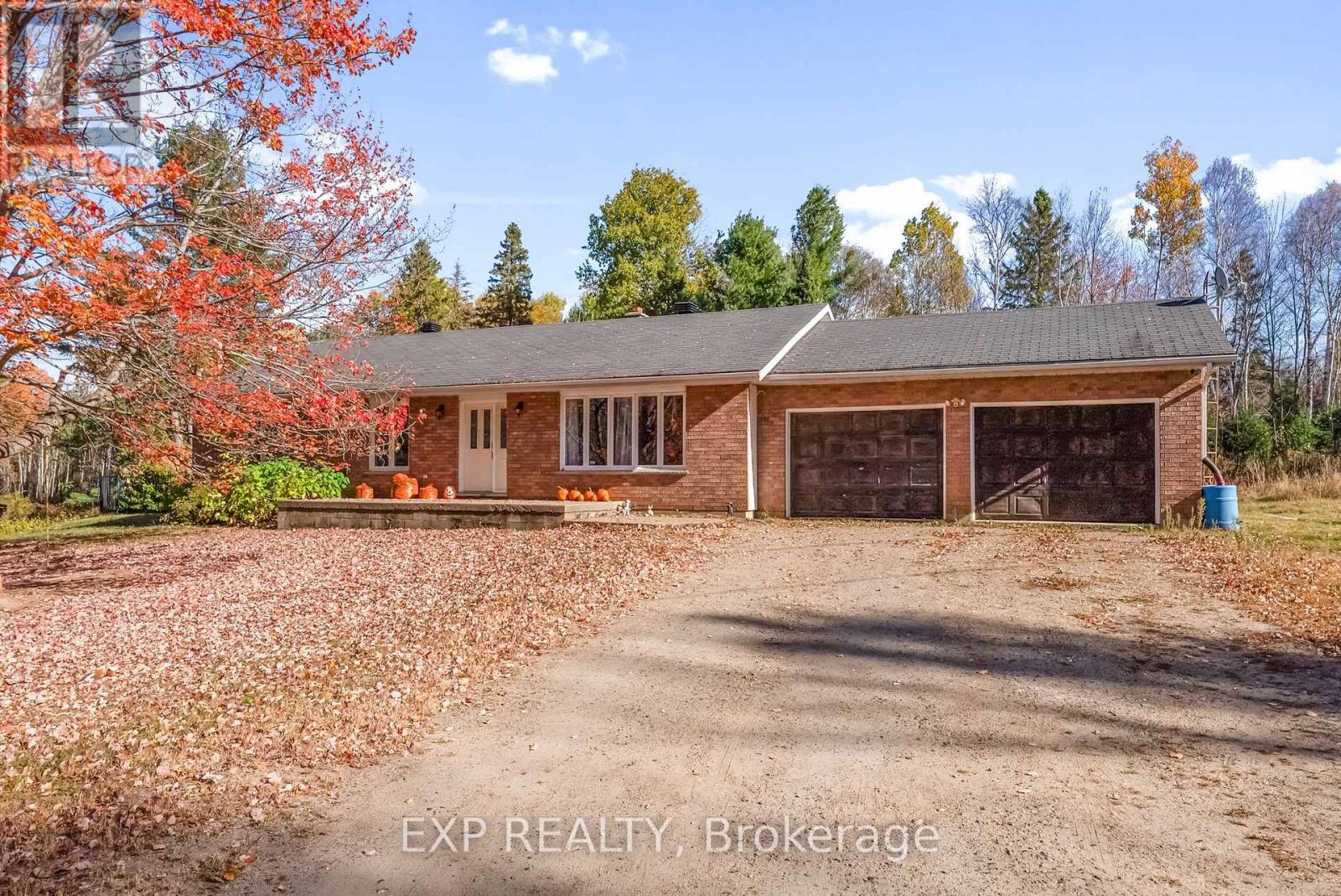 91 Hillcrest Avenue, Killaloe, Ontario  K0J 2N0 - Photo 2 - X12481121