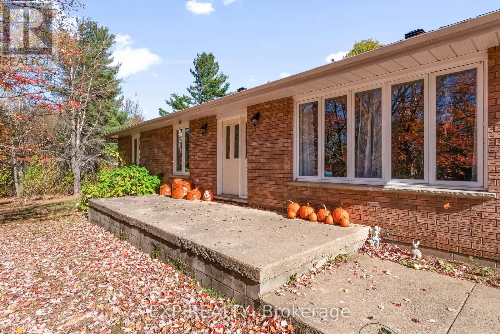 91 Hillcrest Avenue, Killaloe, Ontario  K0J 2N0 - Photo 21 - X12481121